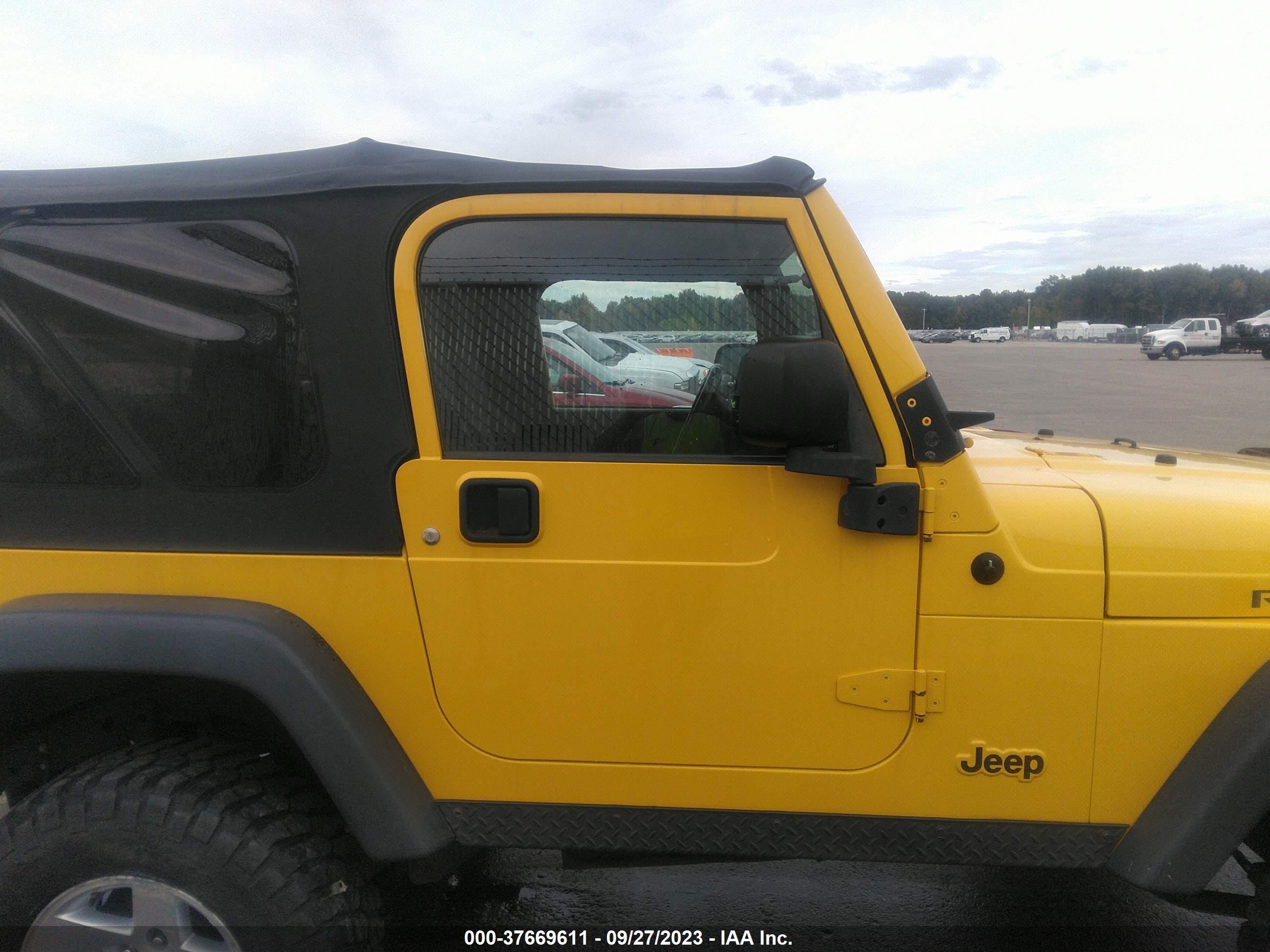 Photo 12 VIN: 1J4FA69SX4P710688 - JEEP WRANGLER 