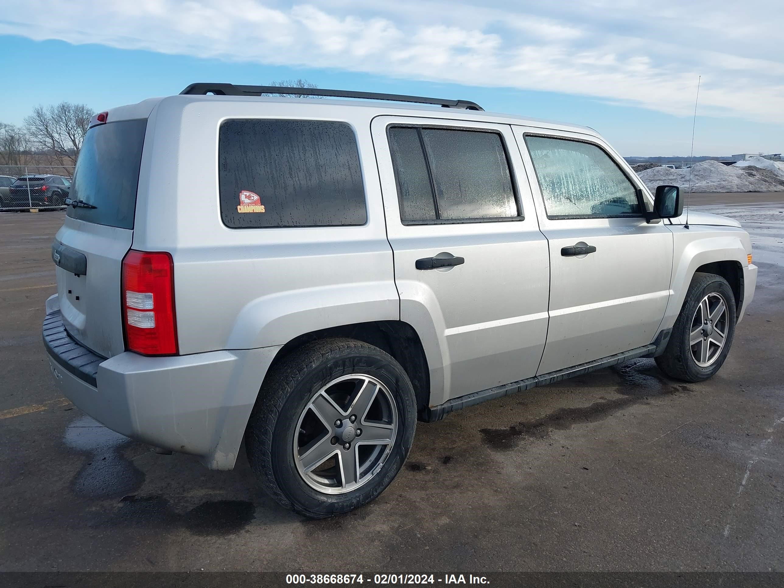 Photo 3 VIN: 1J4FF28B19D107570 - JEEP LIBERTY (PATRIOT) 