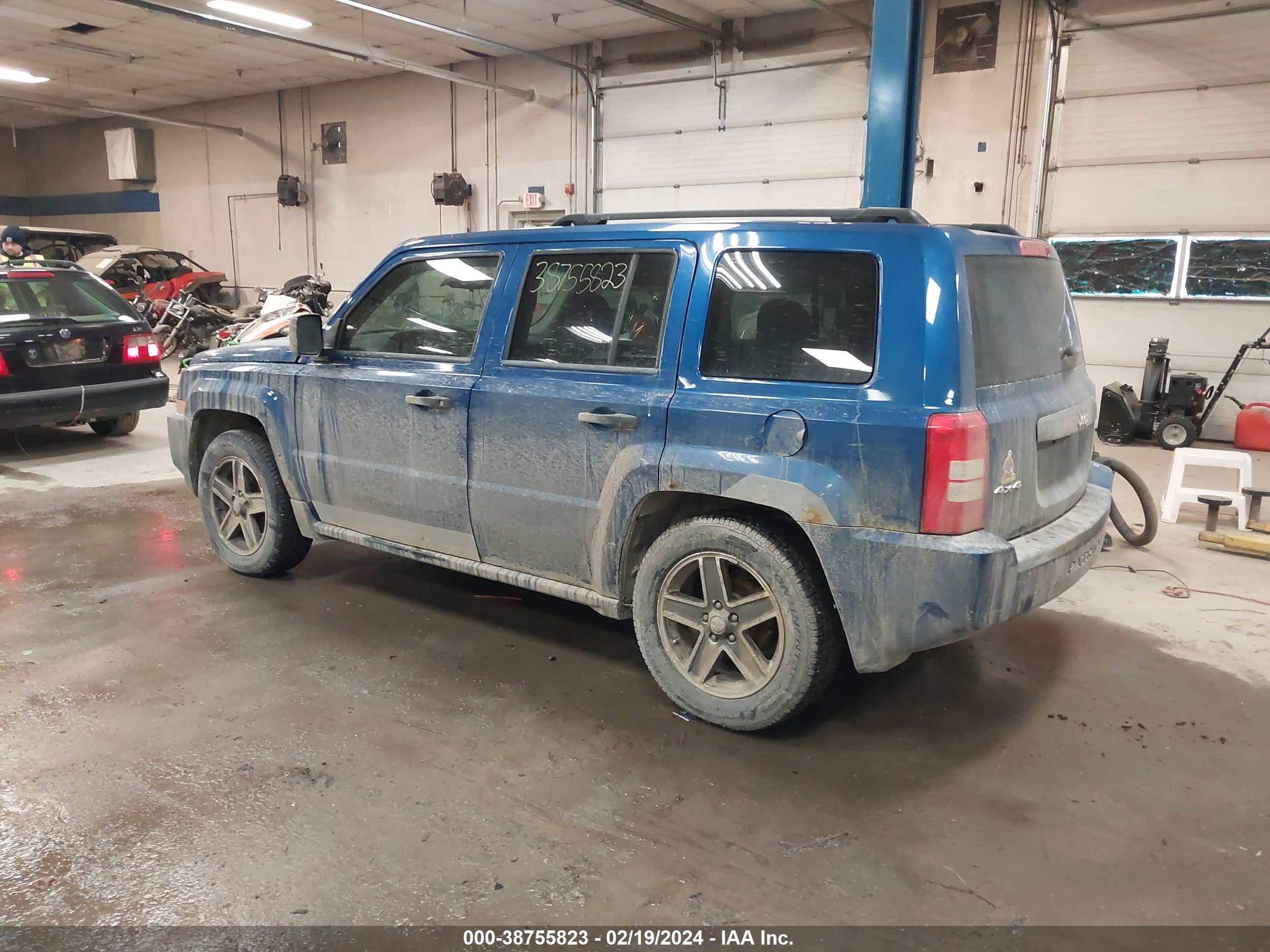 Photo 2 VIN: 1J4FF28B29D118061 - JEEP LIBERTY (PATRIOT) 