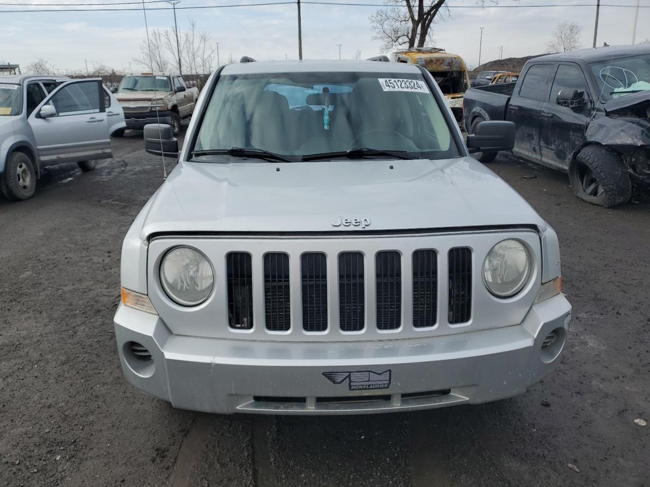 Photo 4 VIN: 1J4FF28B49D248925 - JEEP LIBERTY (PATRIOT) 