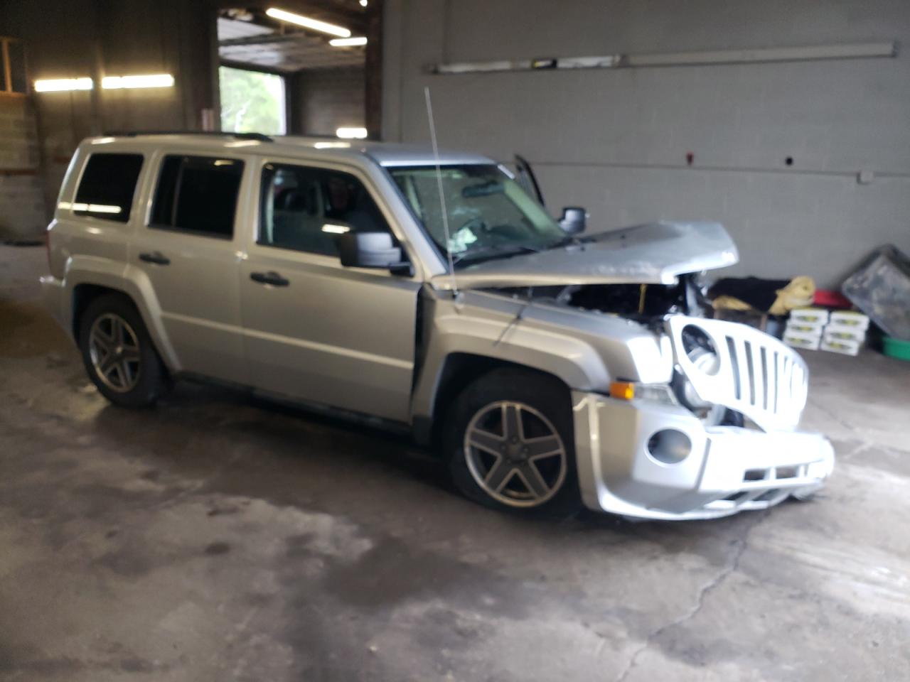 Photo 3 VIN: 1J4FF28B99D176913 - JEEP LIBERTY (PATRIOT) 