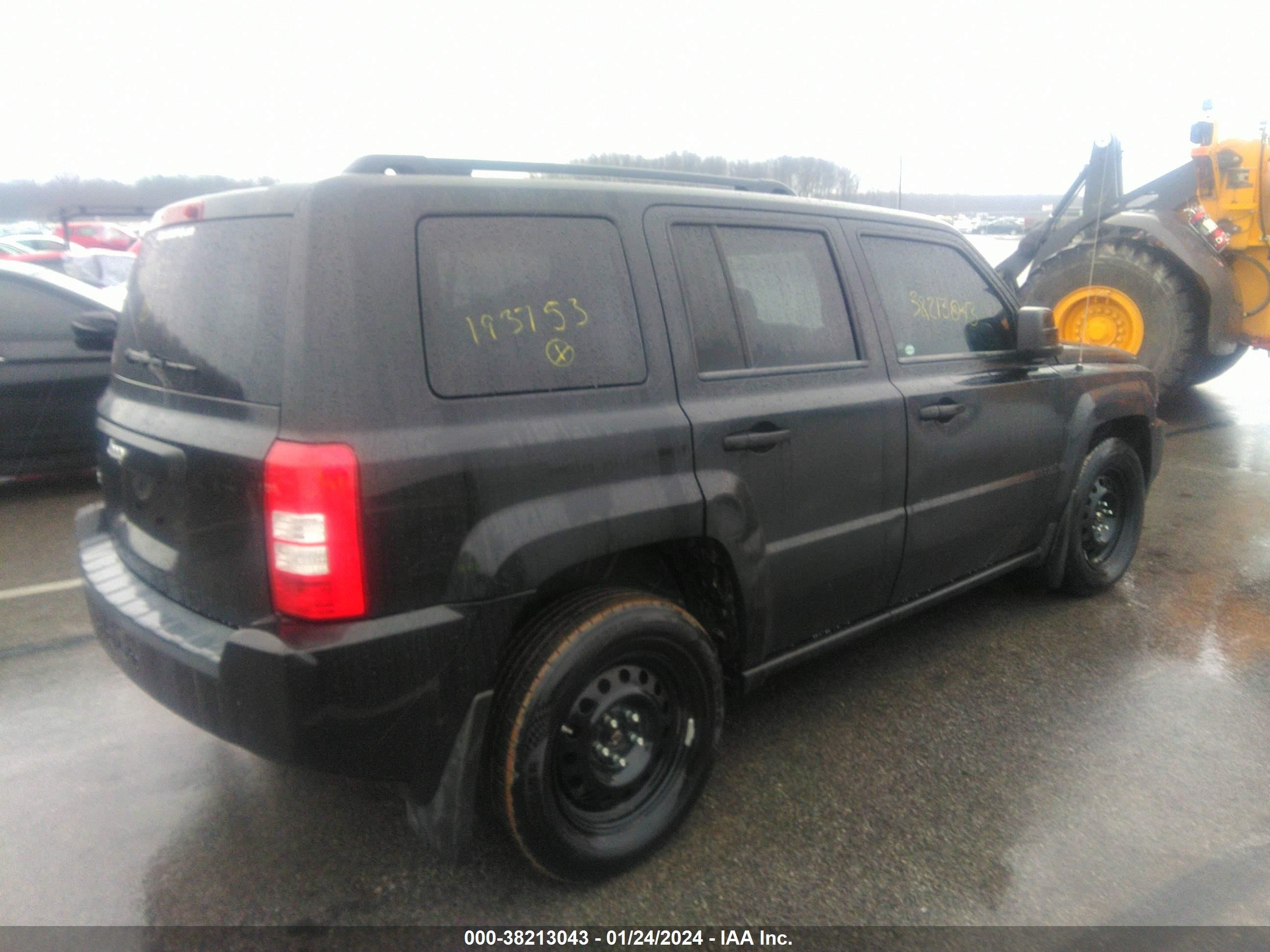 Photo 3 VIN: 1J4FF28BX9D193753 - JEEP LIBERTY (PATRIOT) 