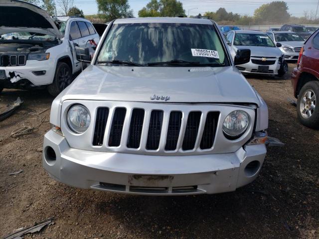 Photo 4 VIN: 1J4FF28BX9D217534 - JEEP PATRIOT SP 