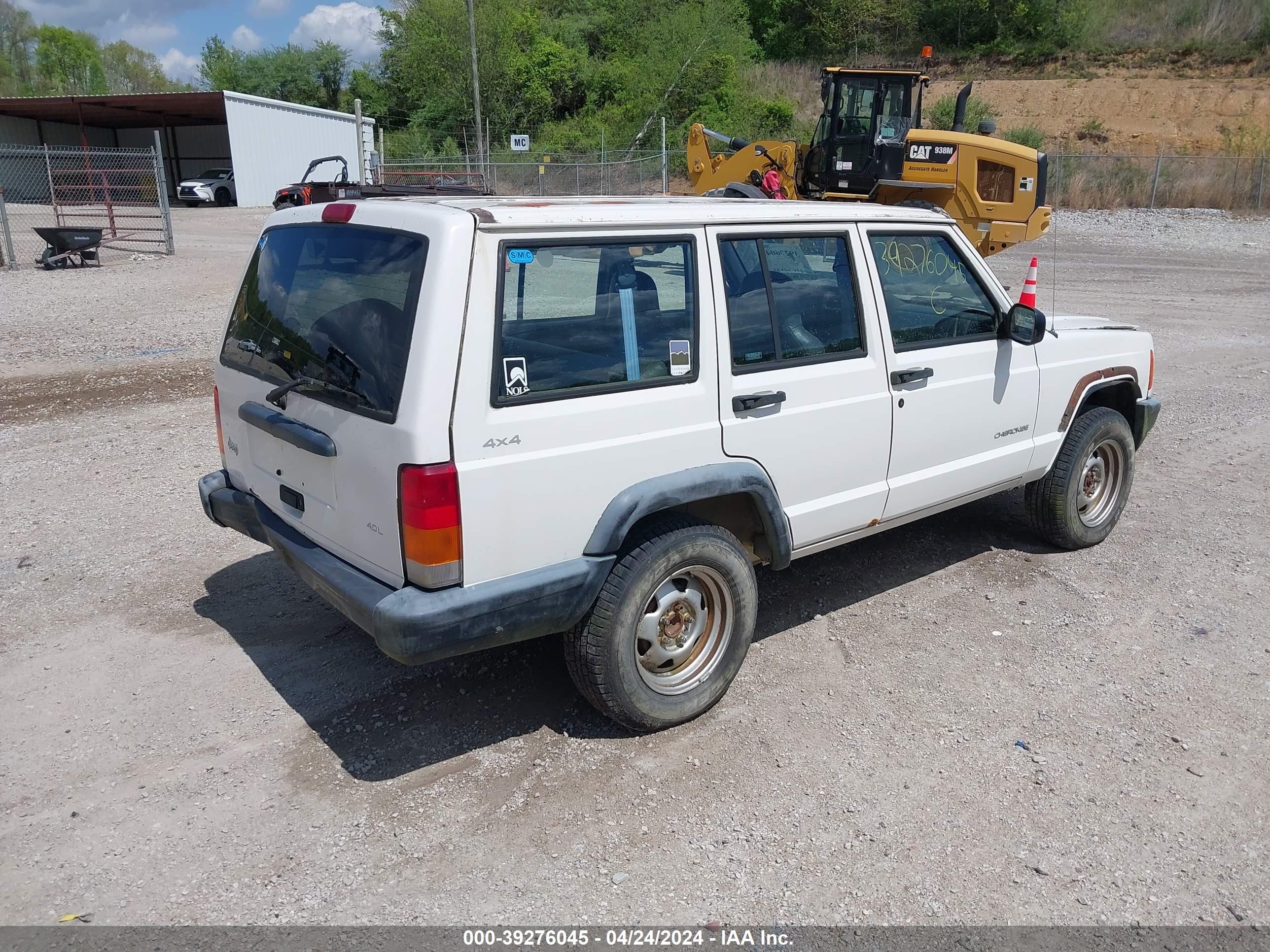 Photo 3 VIN: 1J4FF28S9XL647817 - JEEP CHEROKEE 