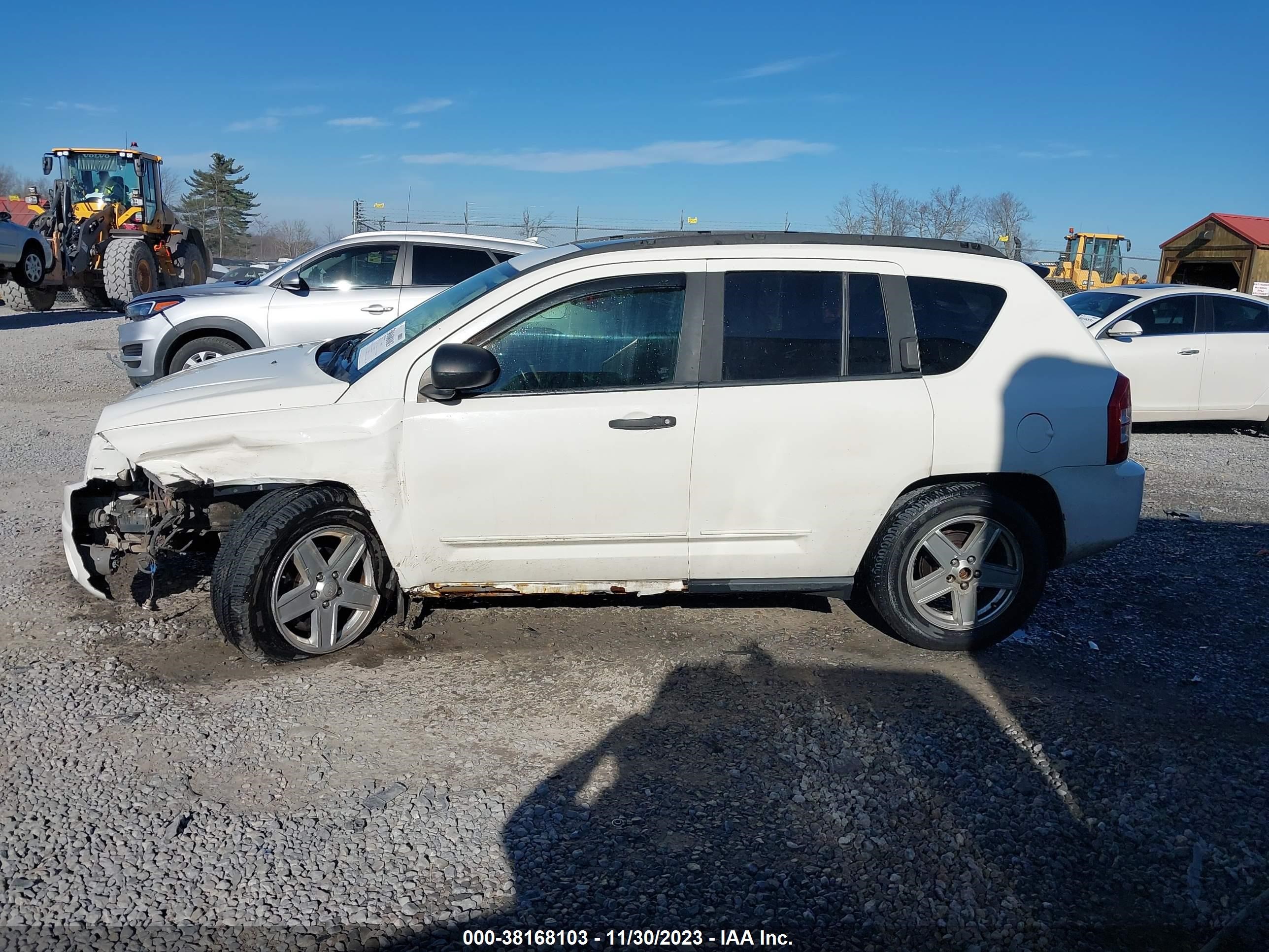 Photo 14 VIN: 1J4FF47B09D120825 - JEEP COMPASS 