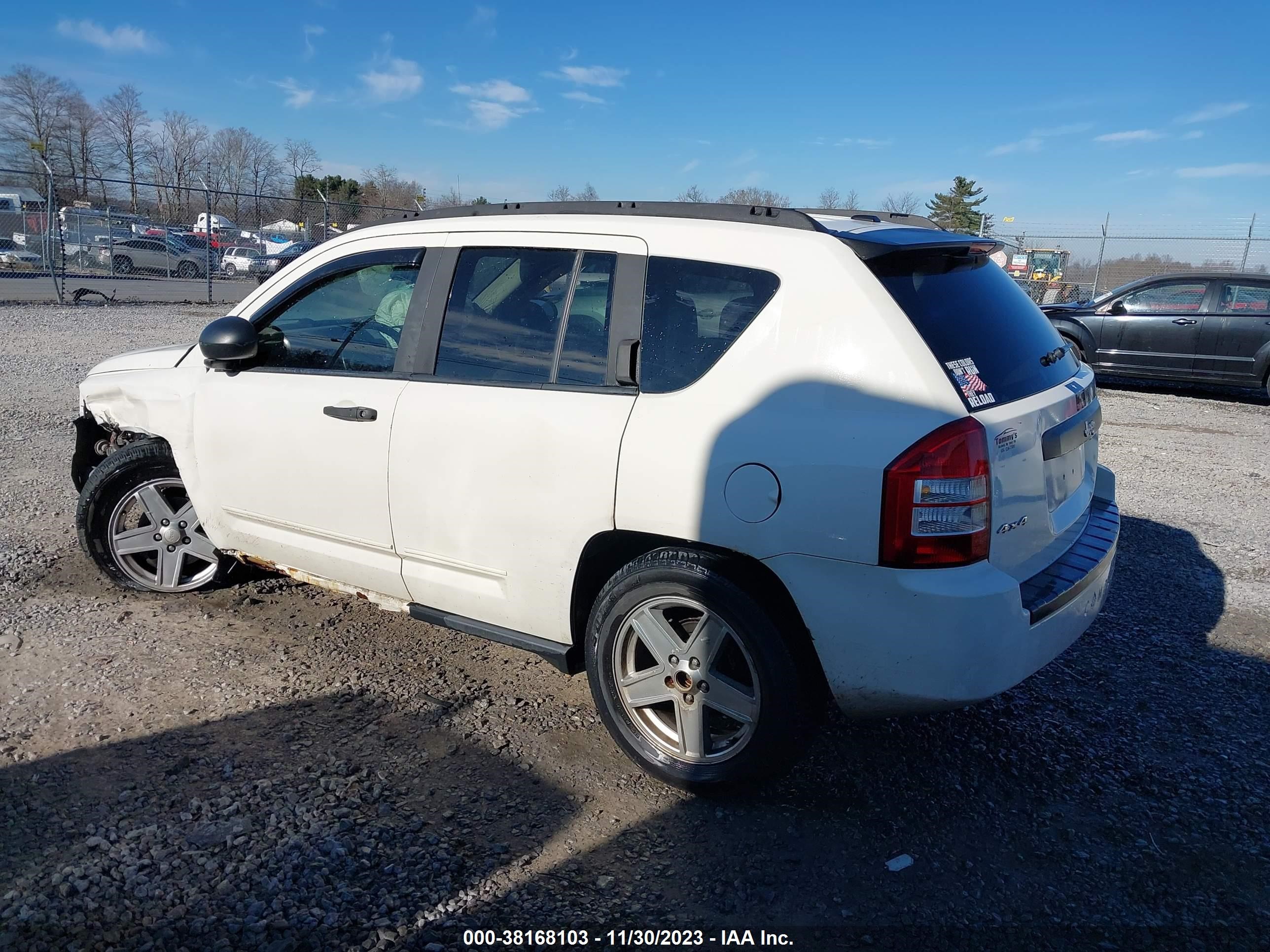 Photo 2 VIN: 1J4FF47B09D120825 - JEEP COMPASS 