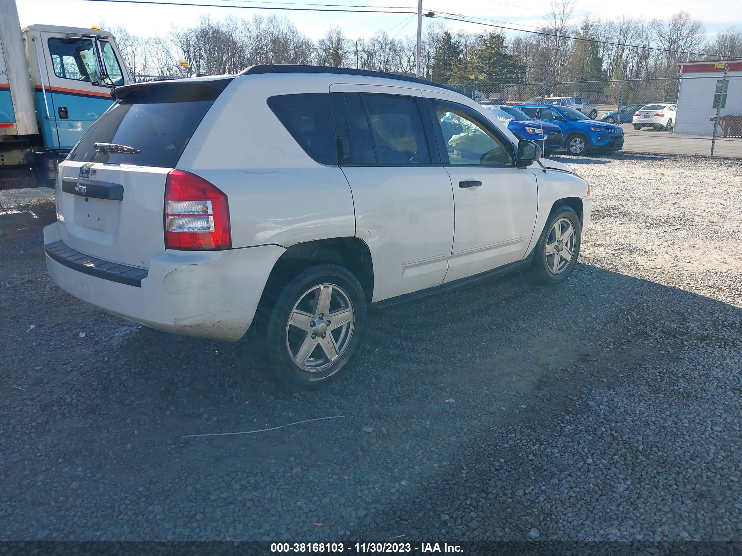 Photo 3 VIN: 1J4FF47B09D120825 - JEEP COMPASS 