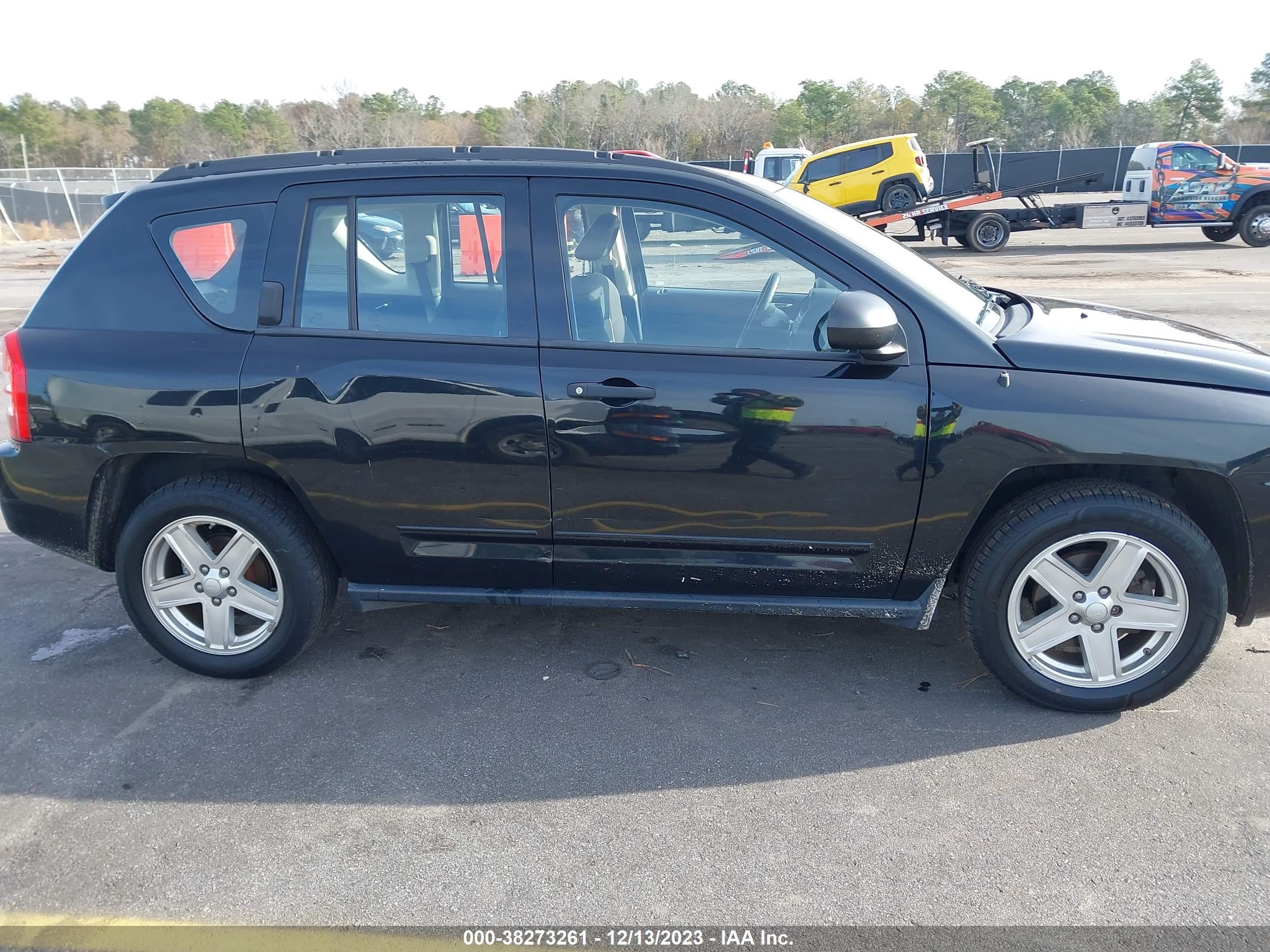 Photo 12 VIN: 1J4FF47B09D137480 - JEEP COMPASS 