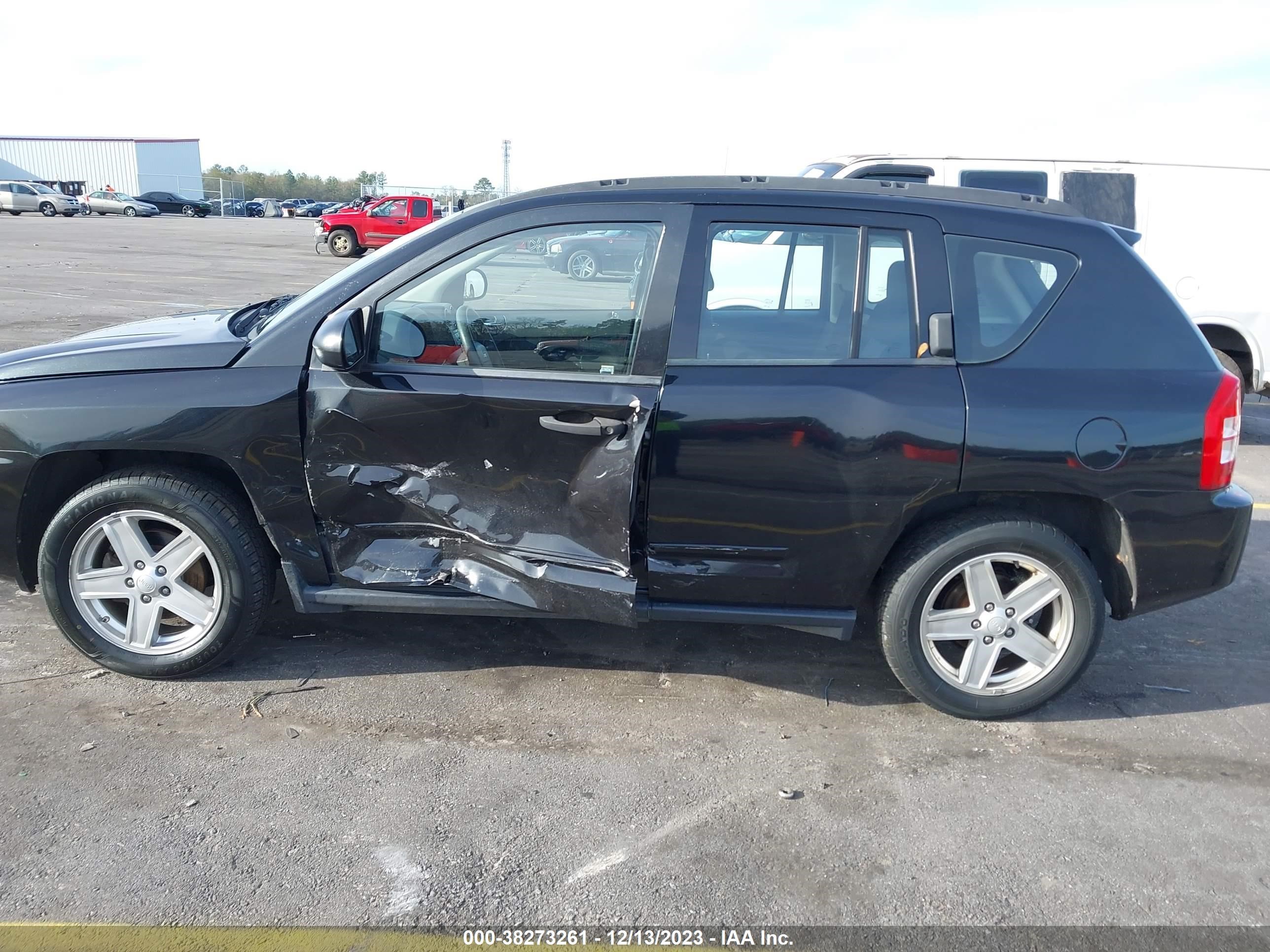 Photo 13 VIN: 1J4FF47B09D137480 - JEEP COMPASS 