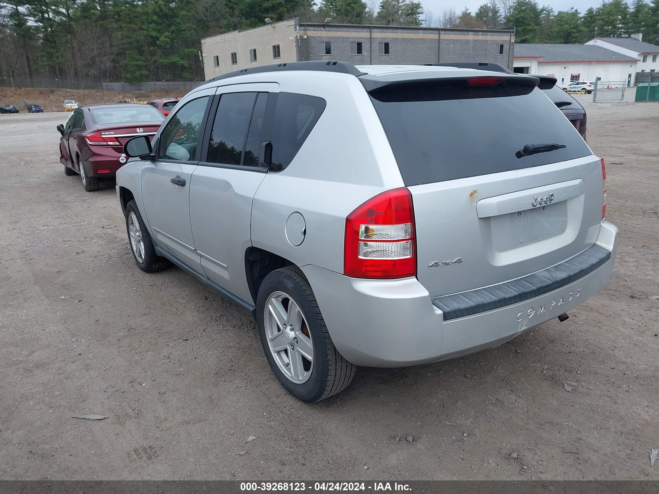 Photo 2 VIN: 1J4FF47B29D176748 - JEEP COMPASS 