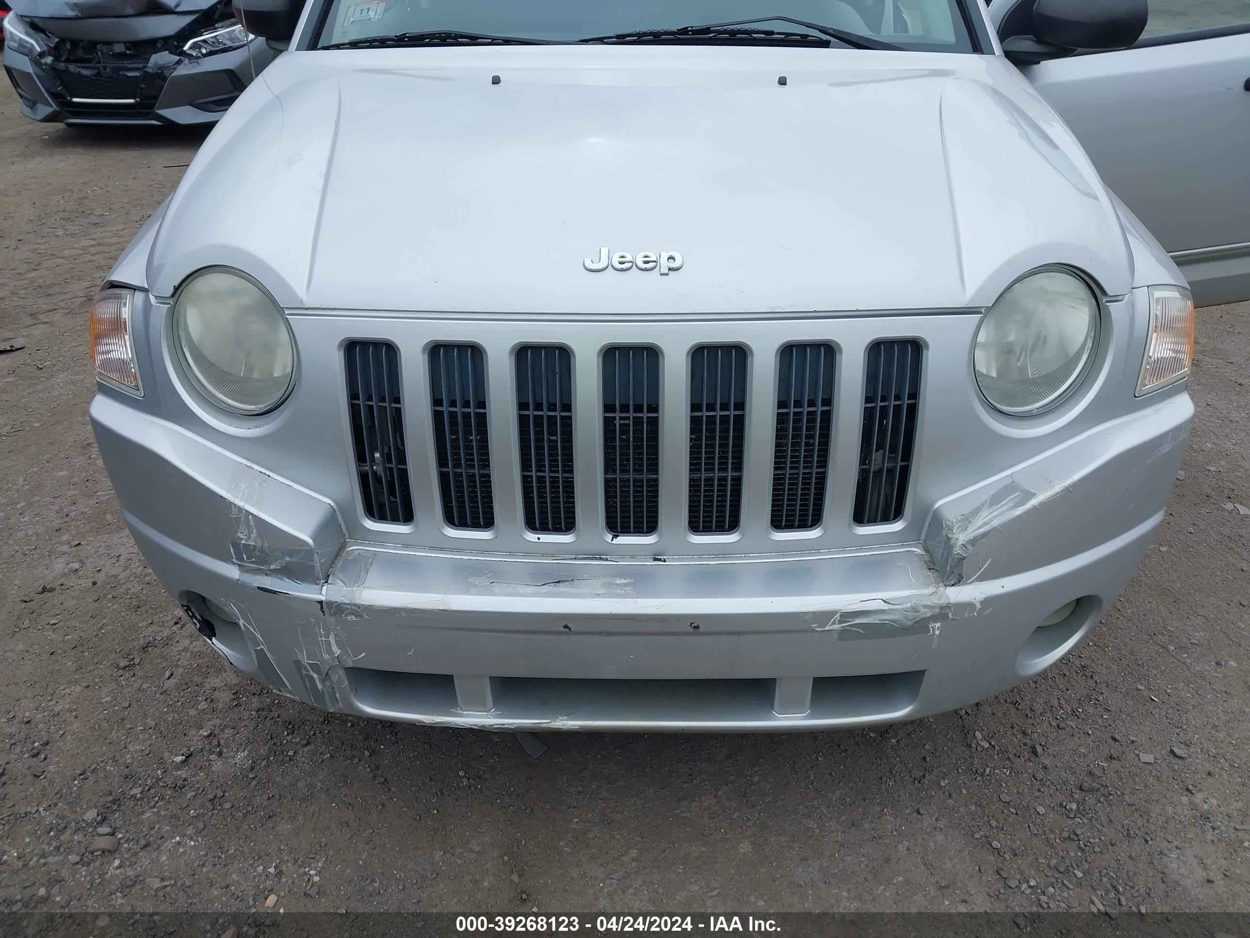 Photo 5 VIN: 1J4FF47B29D176748 - JEEP COMPASS 