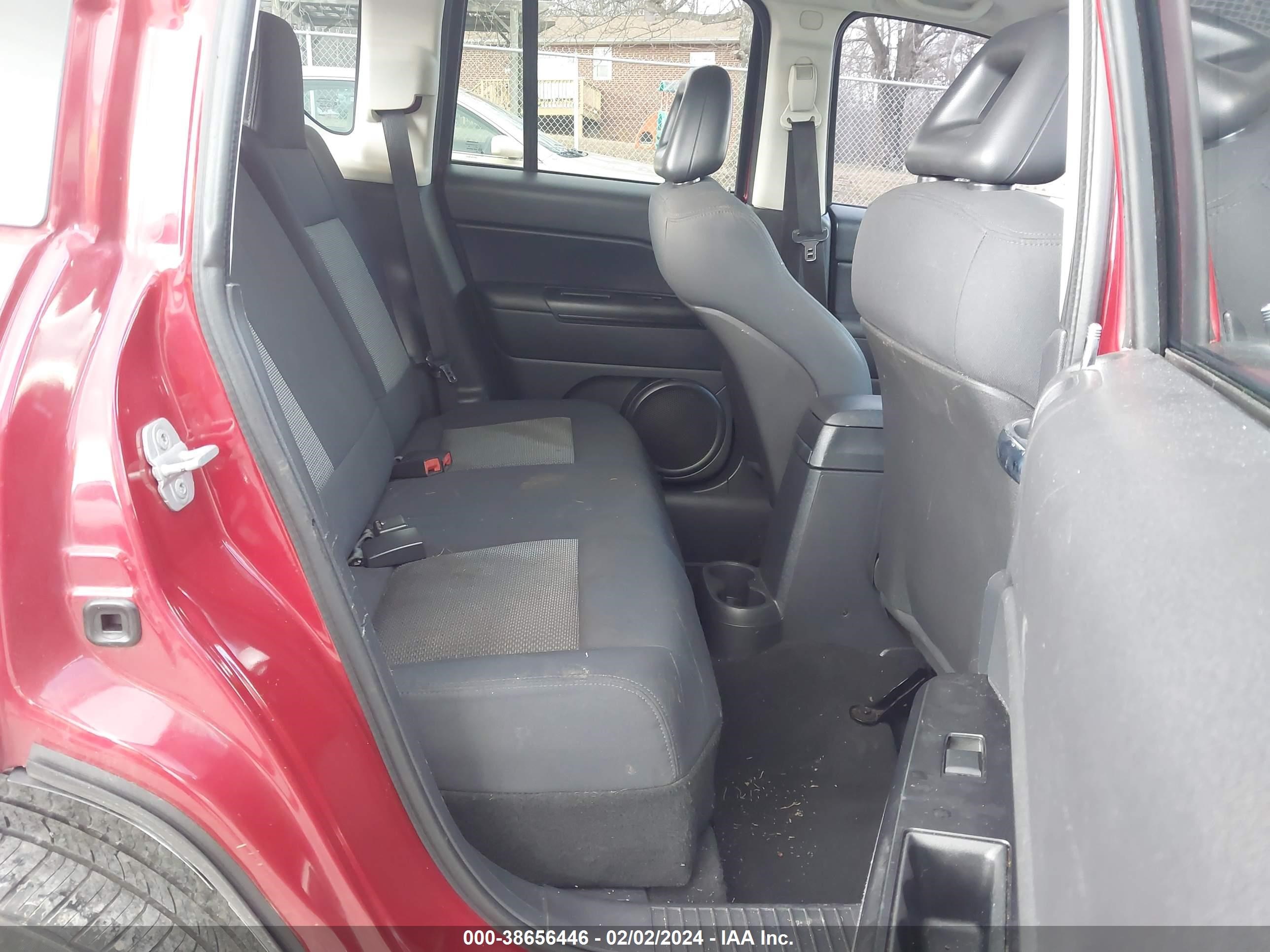 Photo 7 VIN: 1J4FF47B59D234142 - JEEP COMPASS 