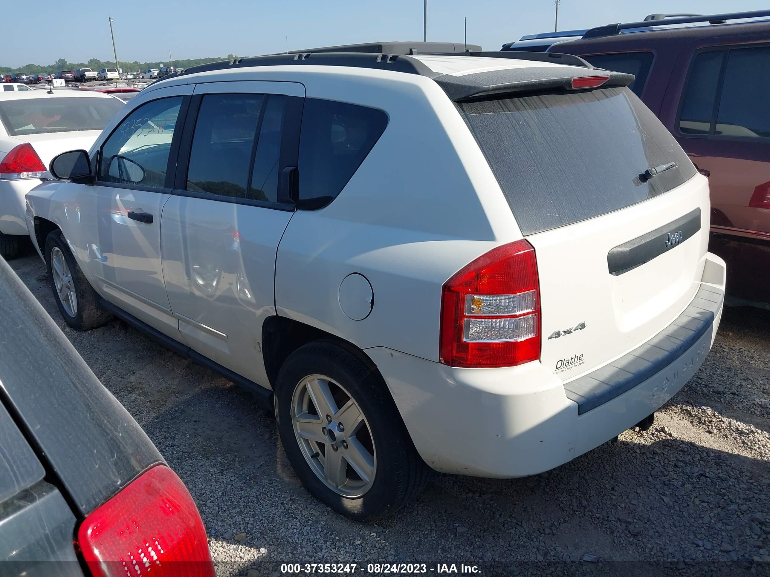 Photo 2 VIN: 1J4FF47B79D137296 - JEEP COMPASS 