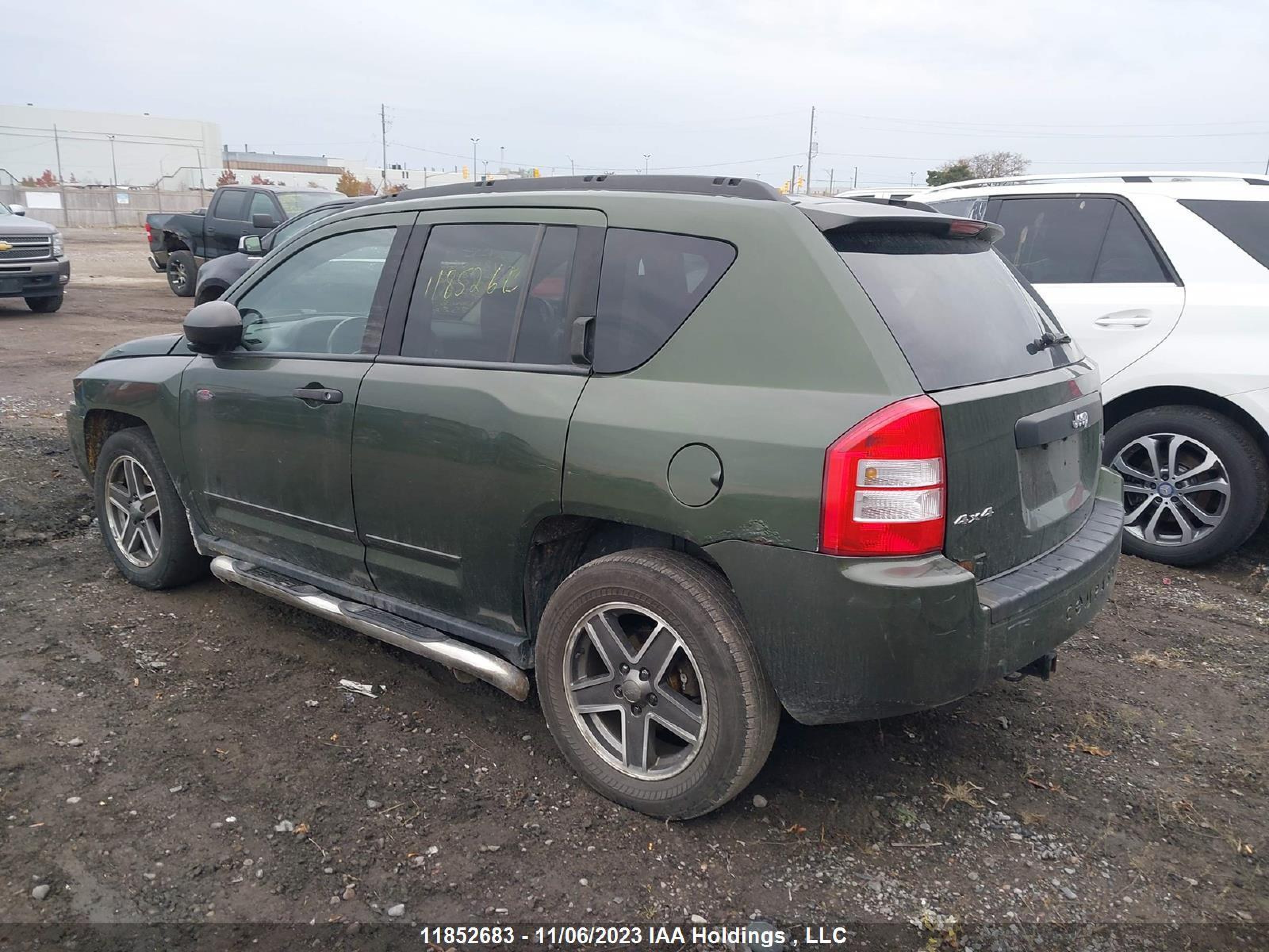 Photo 2 VIN: 1J4FF47BX9D188050 - JEEP COMPASS 