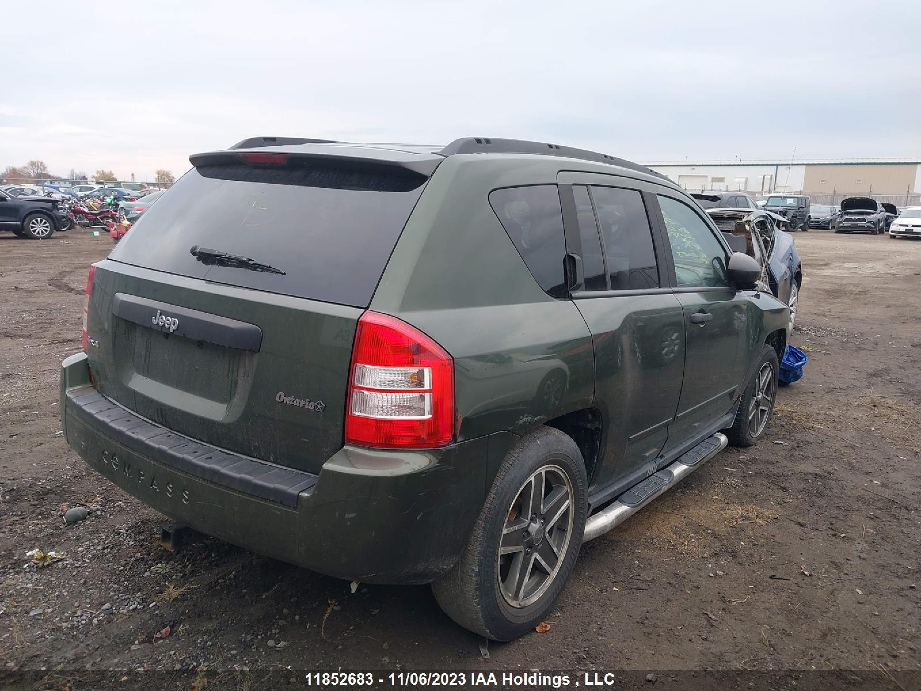 Photo 3 VIN: 1J4FF47BX9D188050 - JEEP COMPASS 