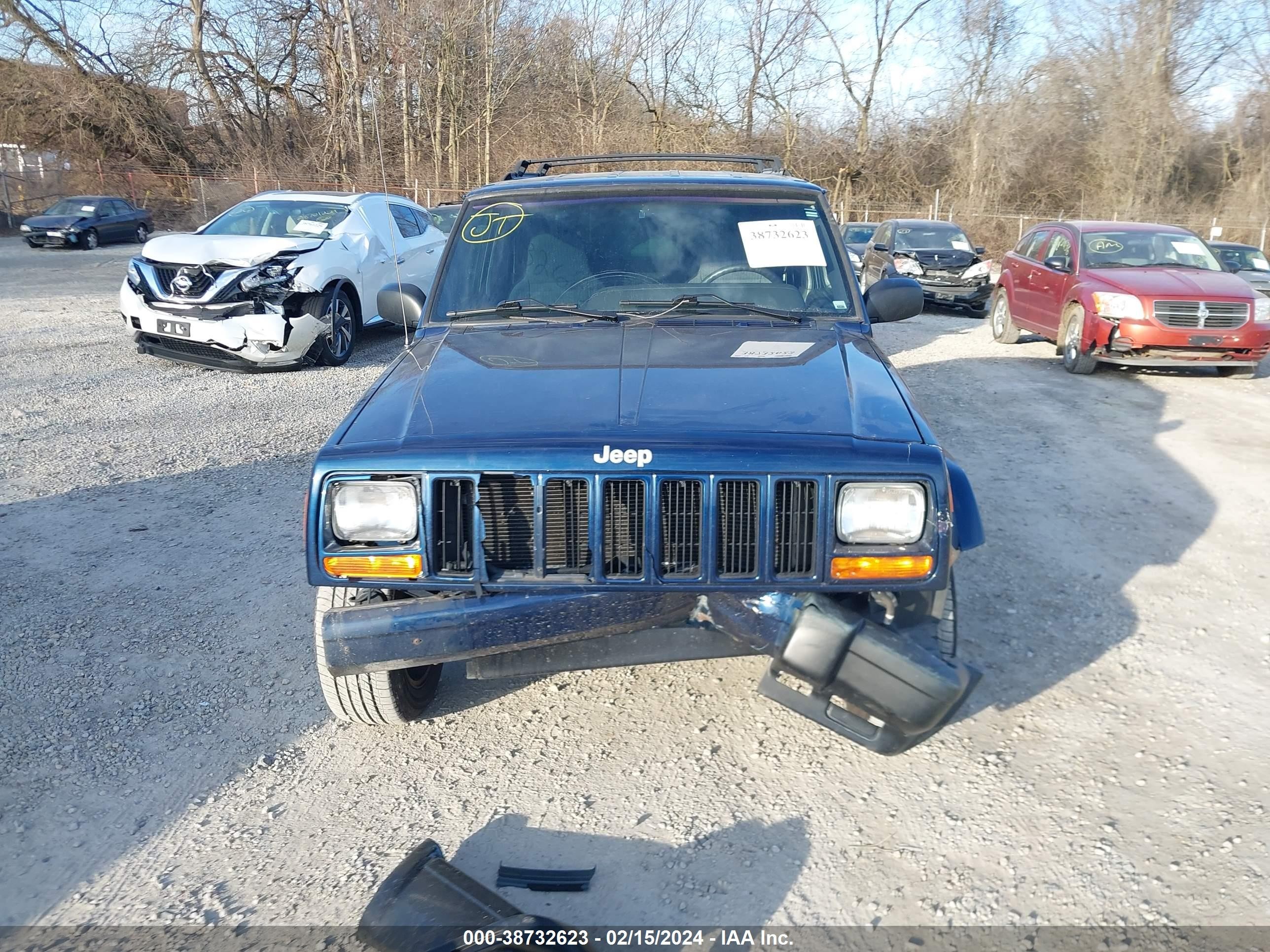 Photo 12 VIN: 1J4FF47S61L558985 - JEEP CHEROKEE 