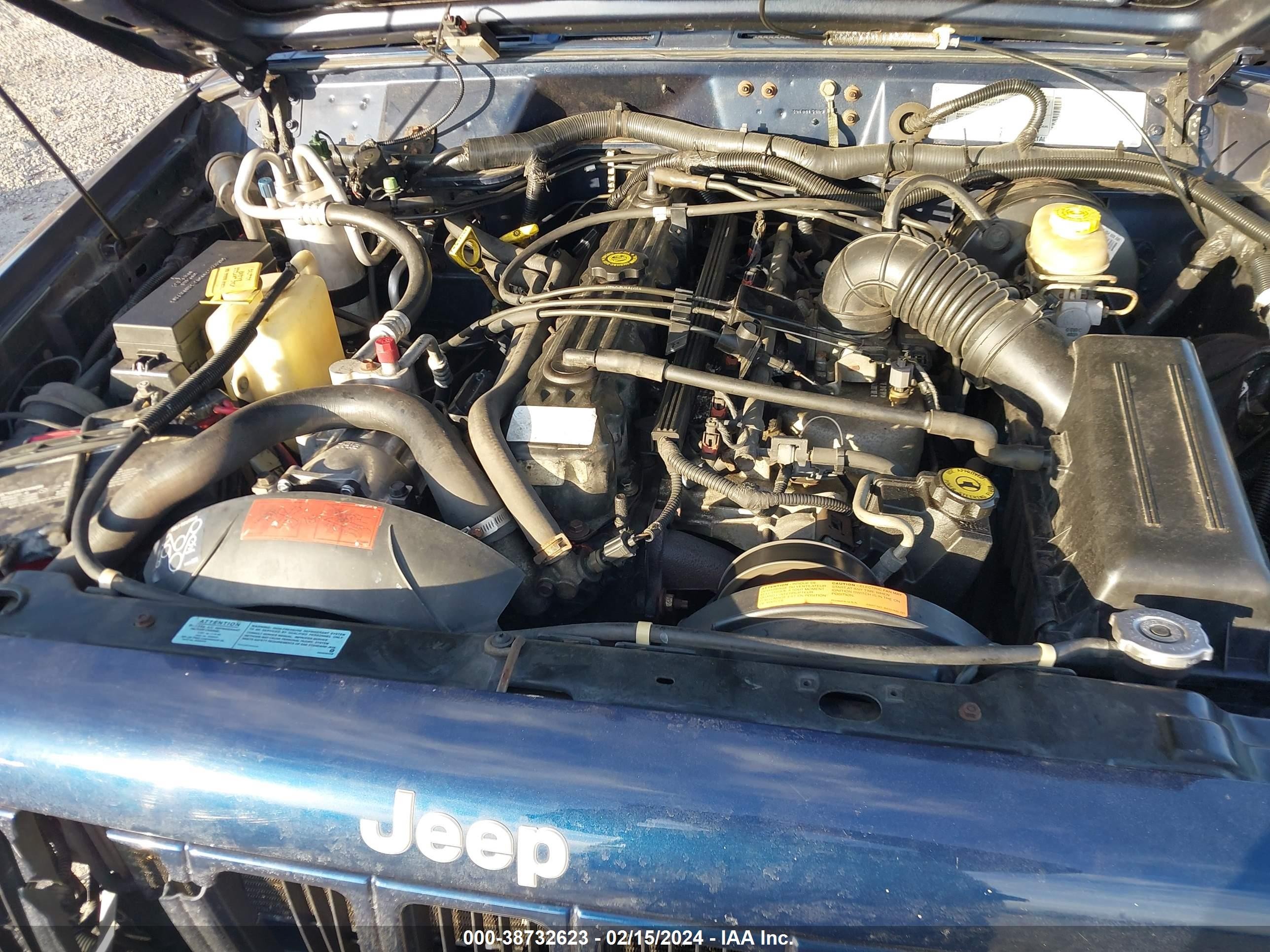 Photo 9 VIN: 1J4FF47S61L558985 - JEEP CHEROKEE 