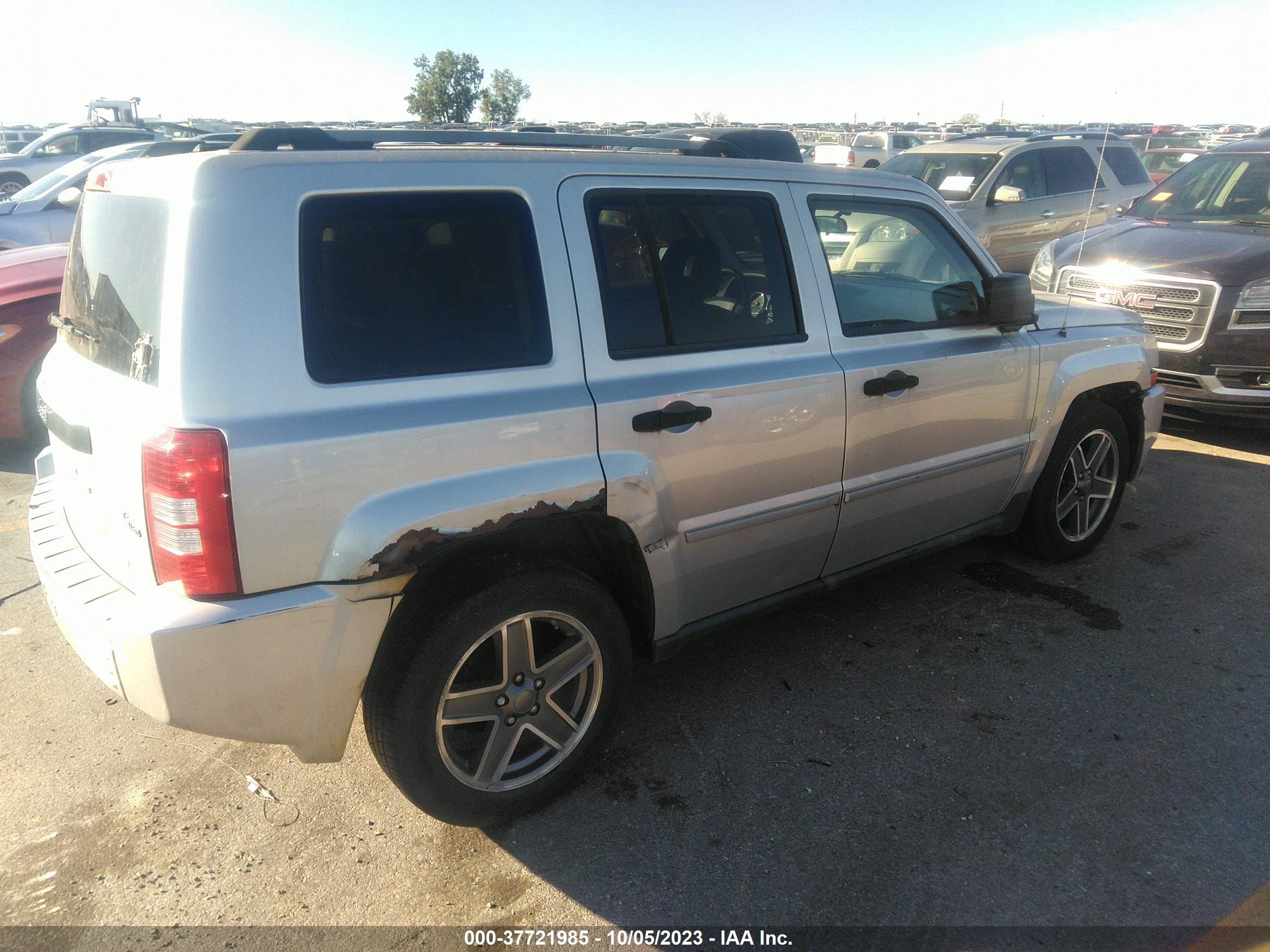 Photo 3 VIN: 1J4FF48B19D217451 - JEEP LIBERTY (PATRIOT) 