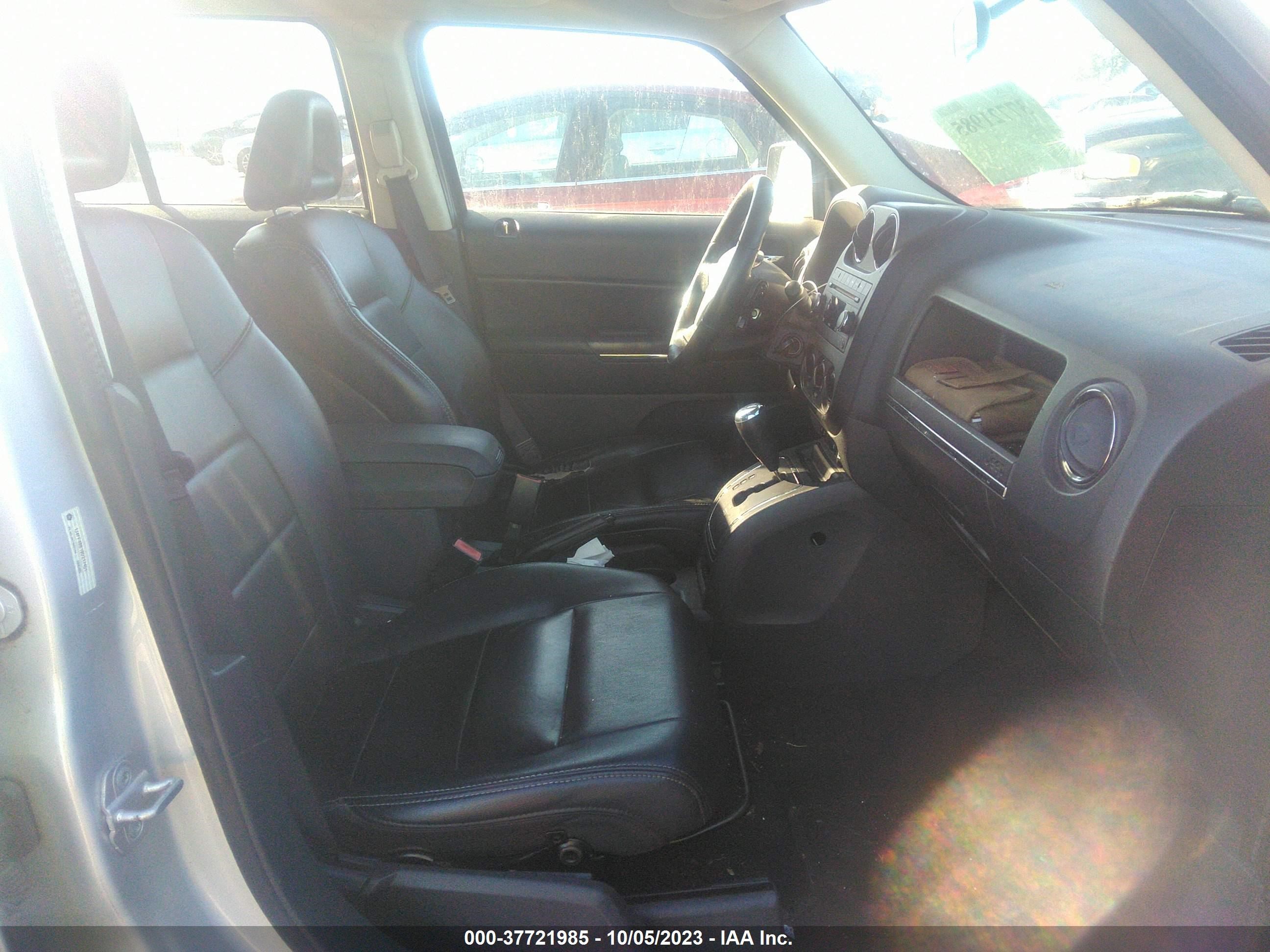 Photo 4 VIN: 1J4FF48B19D217451 - JEEP LIBERTY (PATRIOT) 