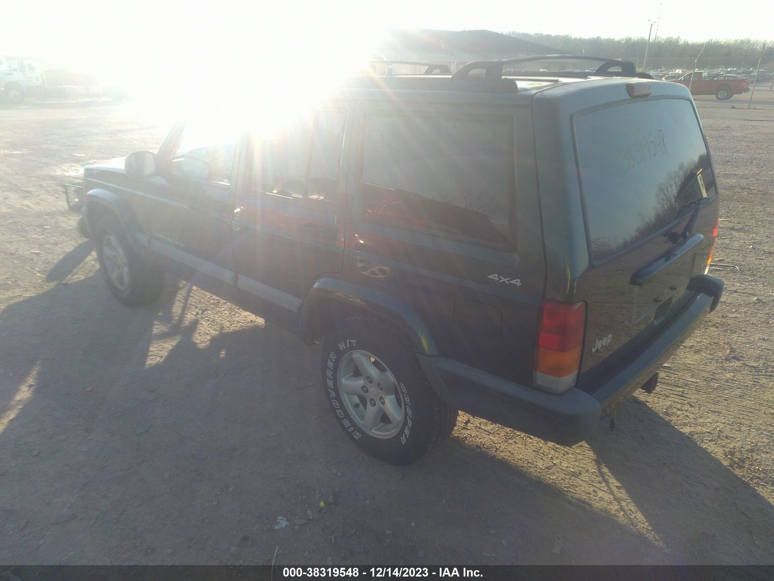 Photo 2 VIN: 1J4FF48S01L506430 - JEEP CHEROKEE 