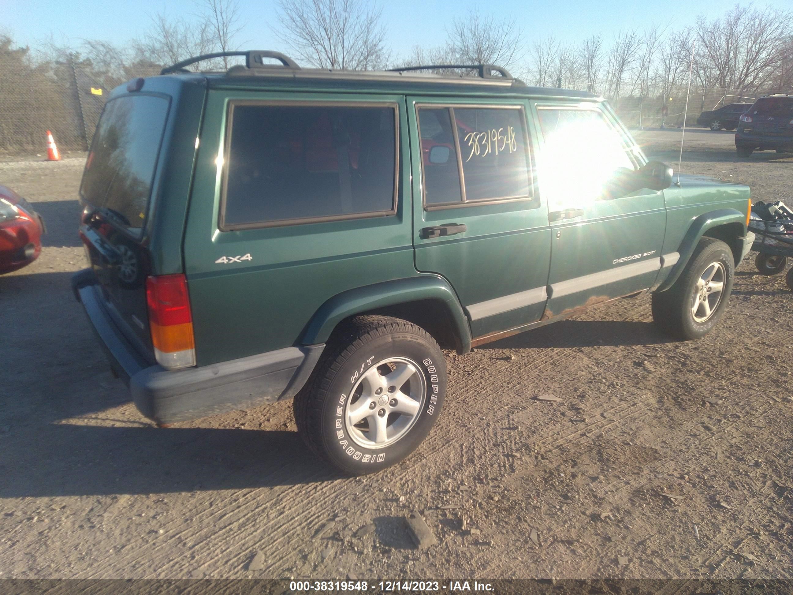 Photo 3 VIN: 1J4FF48S01L506430 - JEEP CHEROKEE 