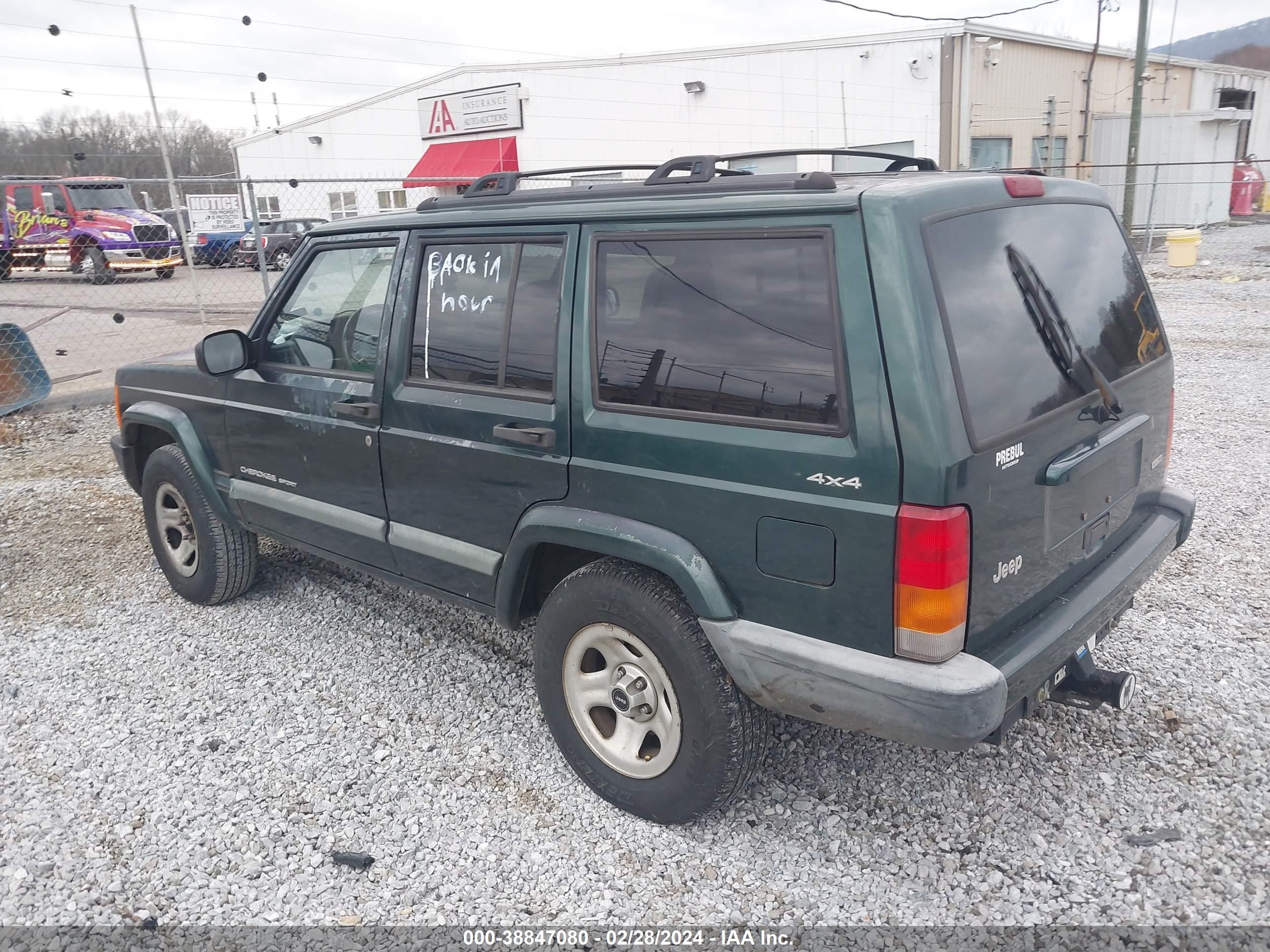 Photo 2 VIN: 1J4FF48S0YL118835 - JEEP CHEROKEE 