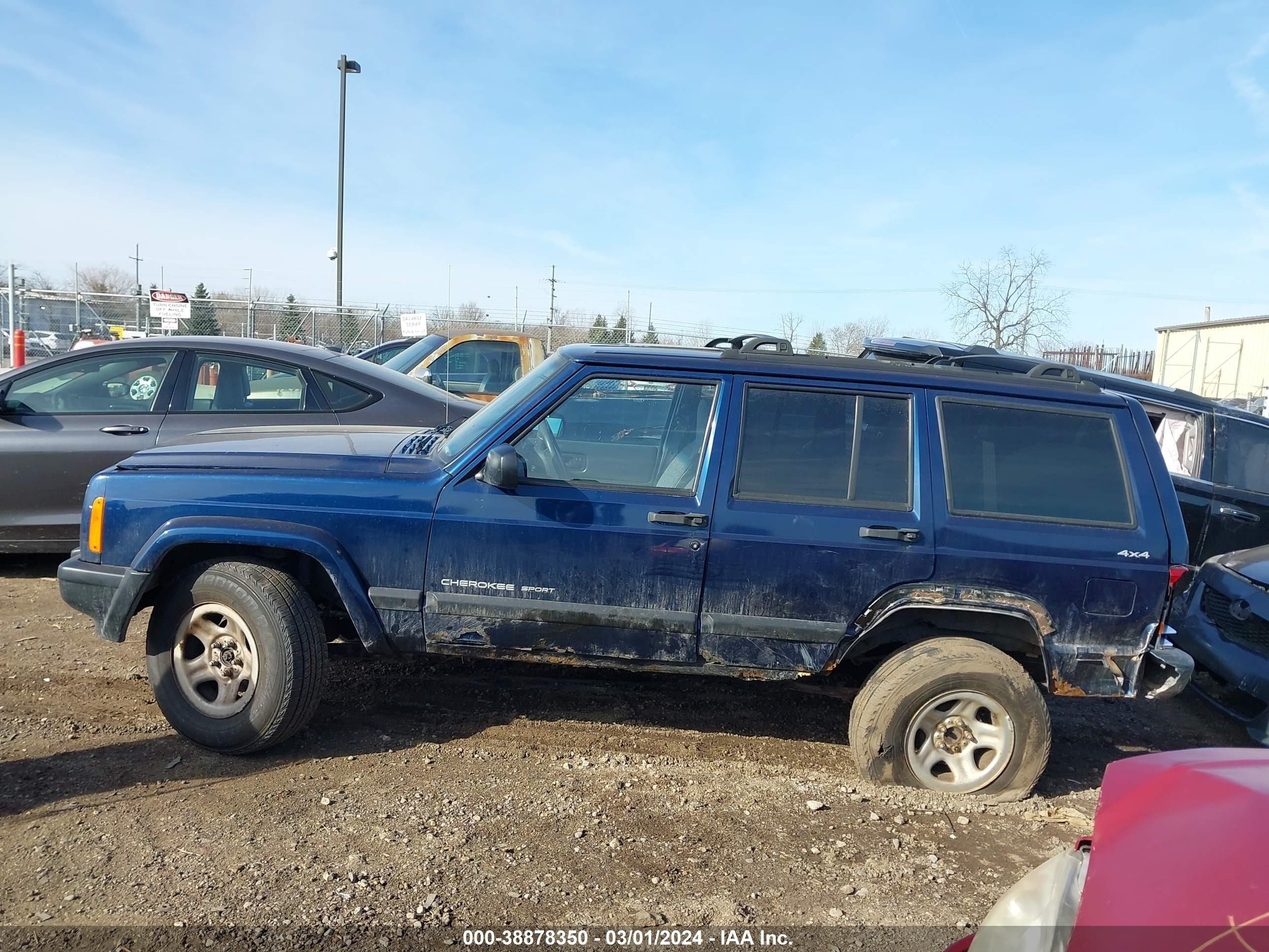 Photo 13 VIN: 1J4FF48S0YL174323 - JEEP CHEROKEE 