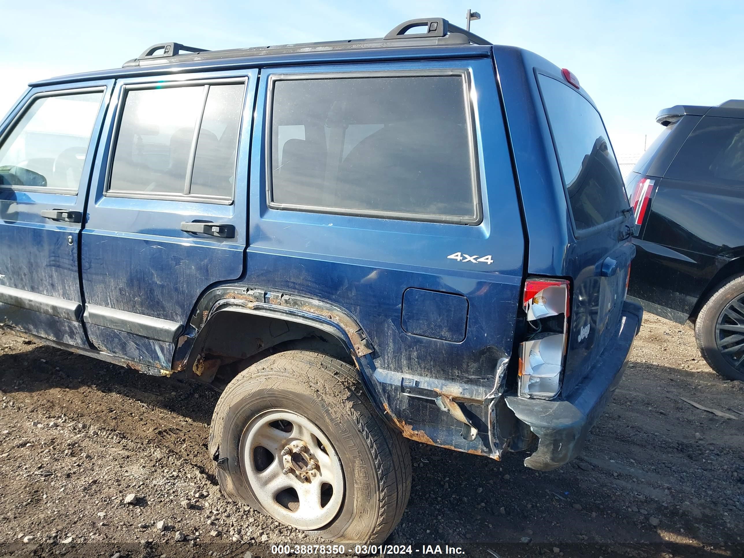 Photo 5 VIN: 1J4FF48S0YL174323 - JEEP CHEROKEE 