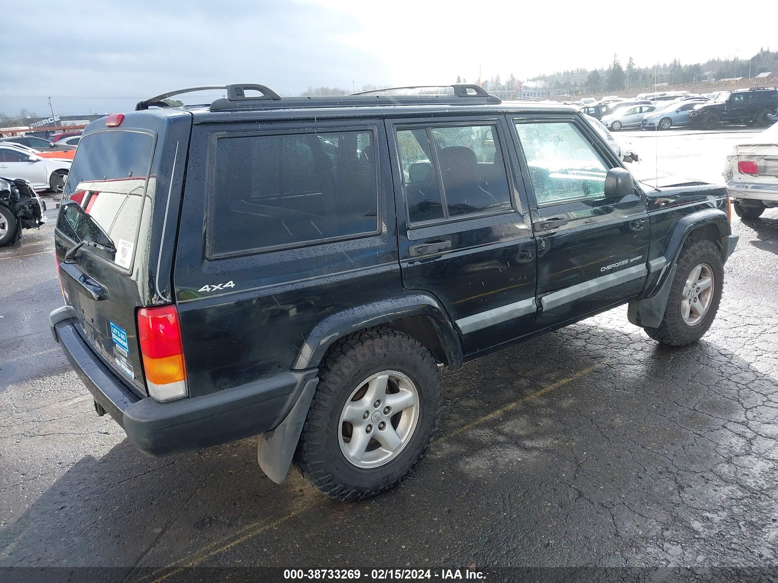 Photo 3 VIN: 1J4FF48S11L561534 - JEEP CHEROKEE 