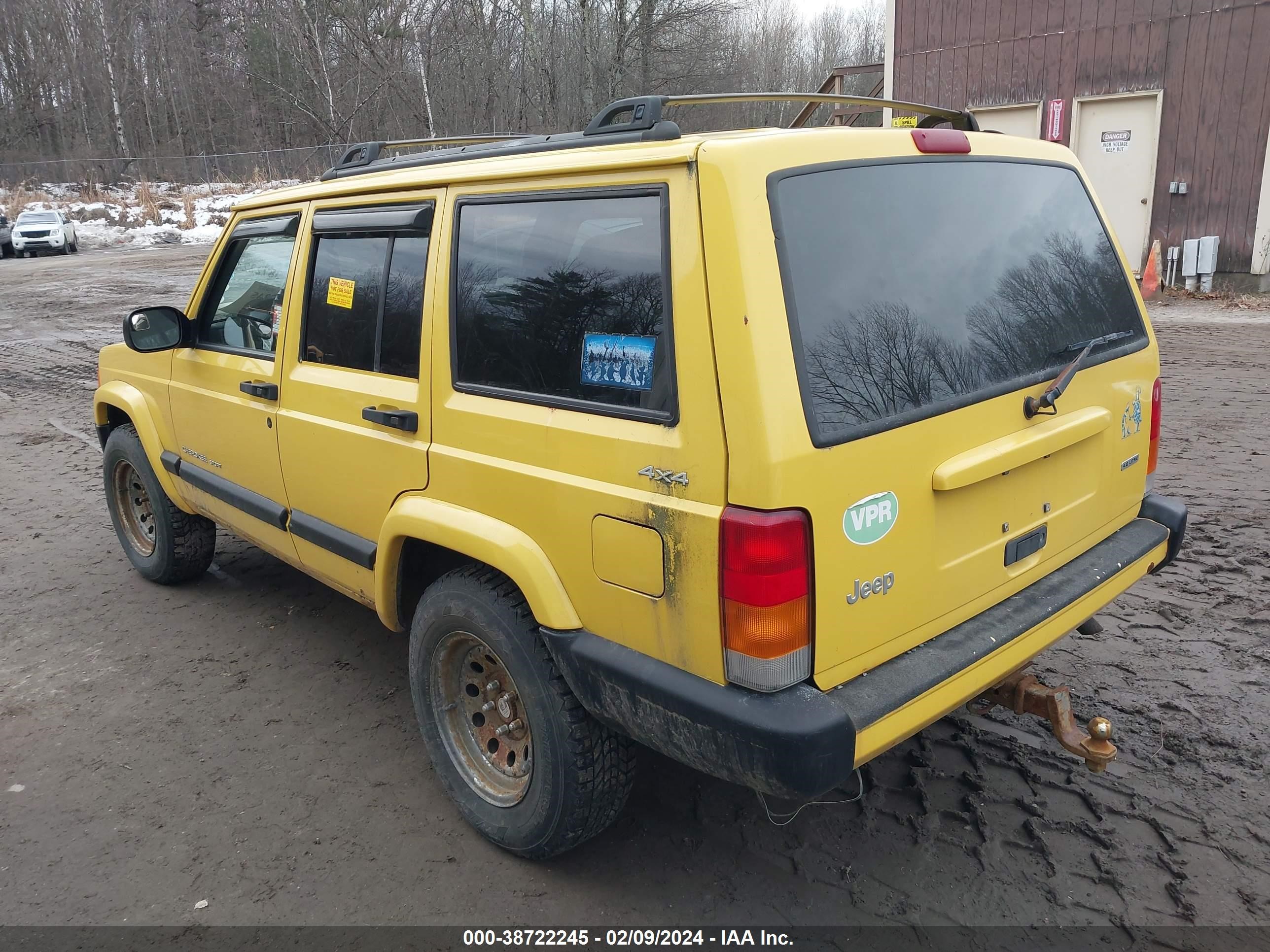 Photo 2 VIN: 1J4FF48S11L606326 - JEEP CHEROKEE 