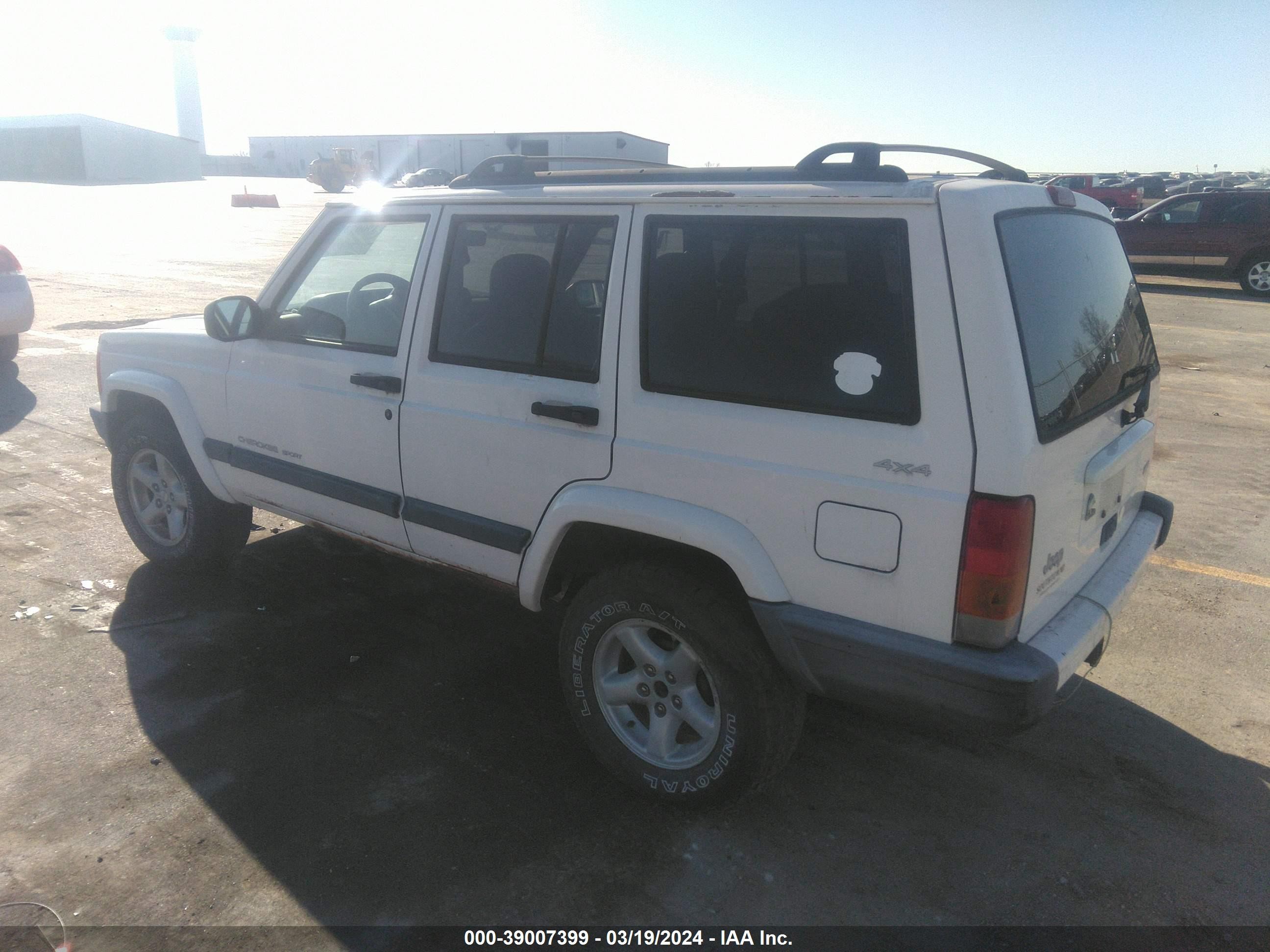 Photo 2 VIN: 1J4FF48S1YL109741 - JEEP CHEROKEE 