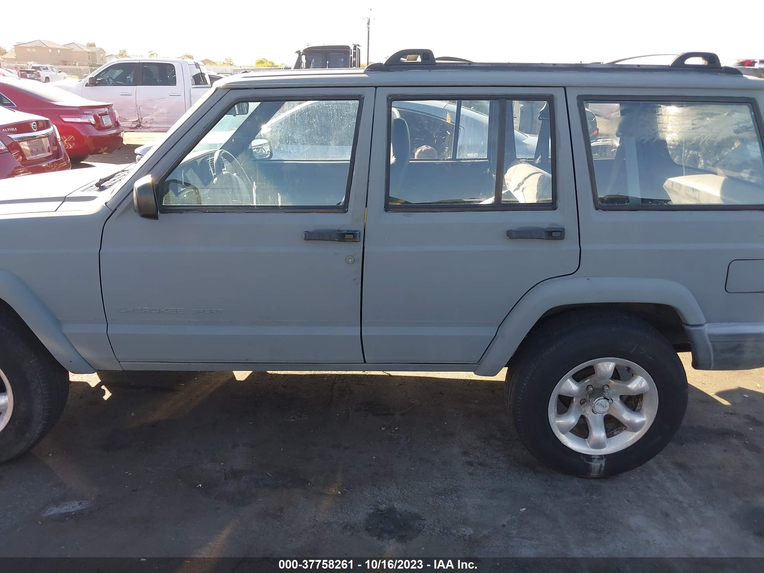 Photo 14 VIN: 1J4FF48S1YL126572 - JEEP CHEROKEE 