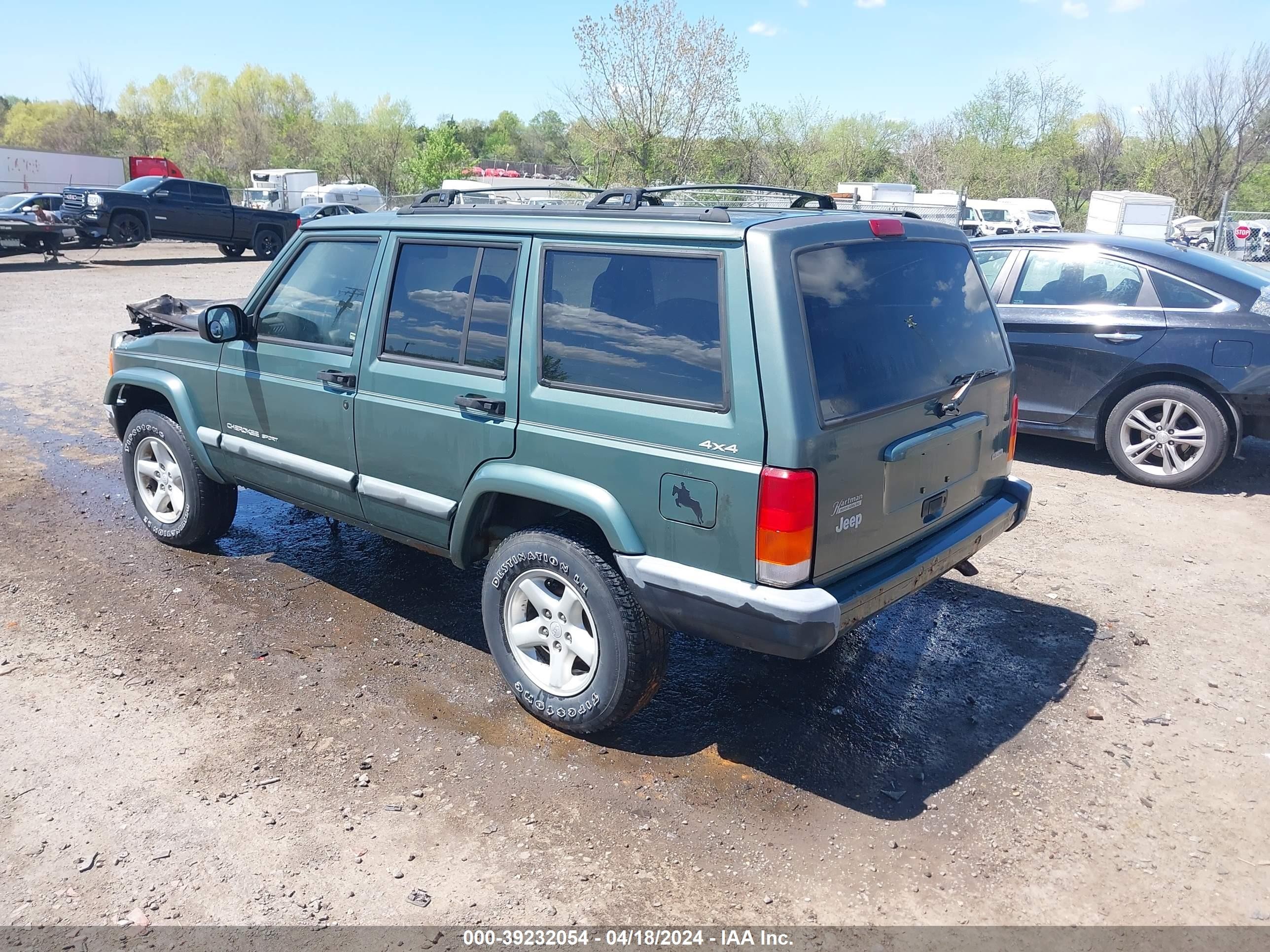 Photo 2 VIN: 1J4FF48S2YL238491 - JEEP CHEROKEE 