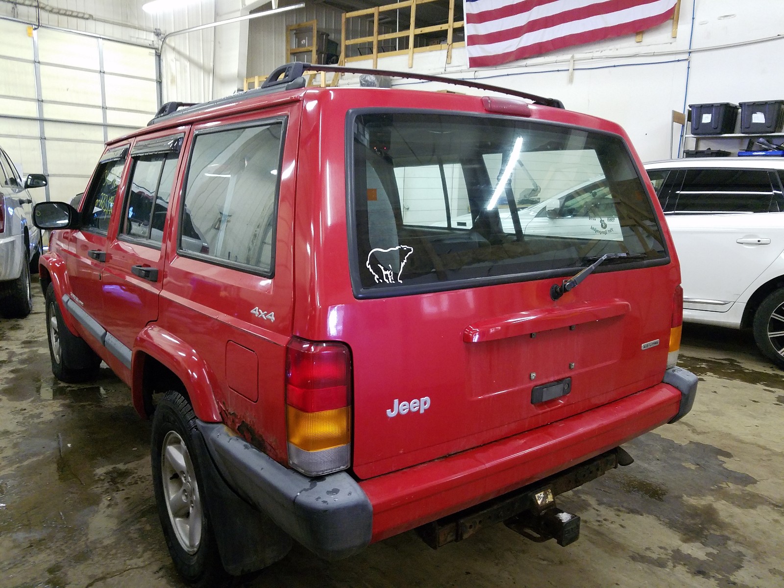 Photo 2 VIN: 1J4FF48S3YL135905 - JEEP CHEROKEE S 