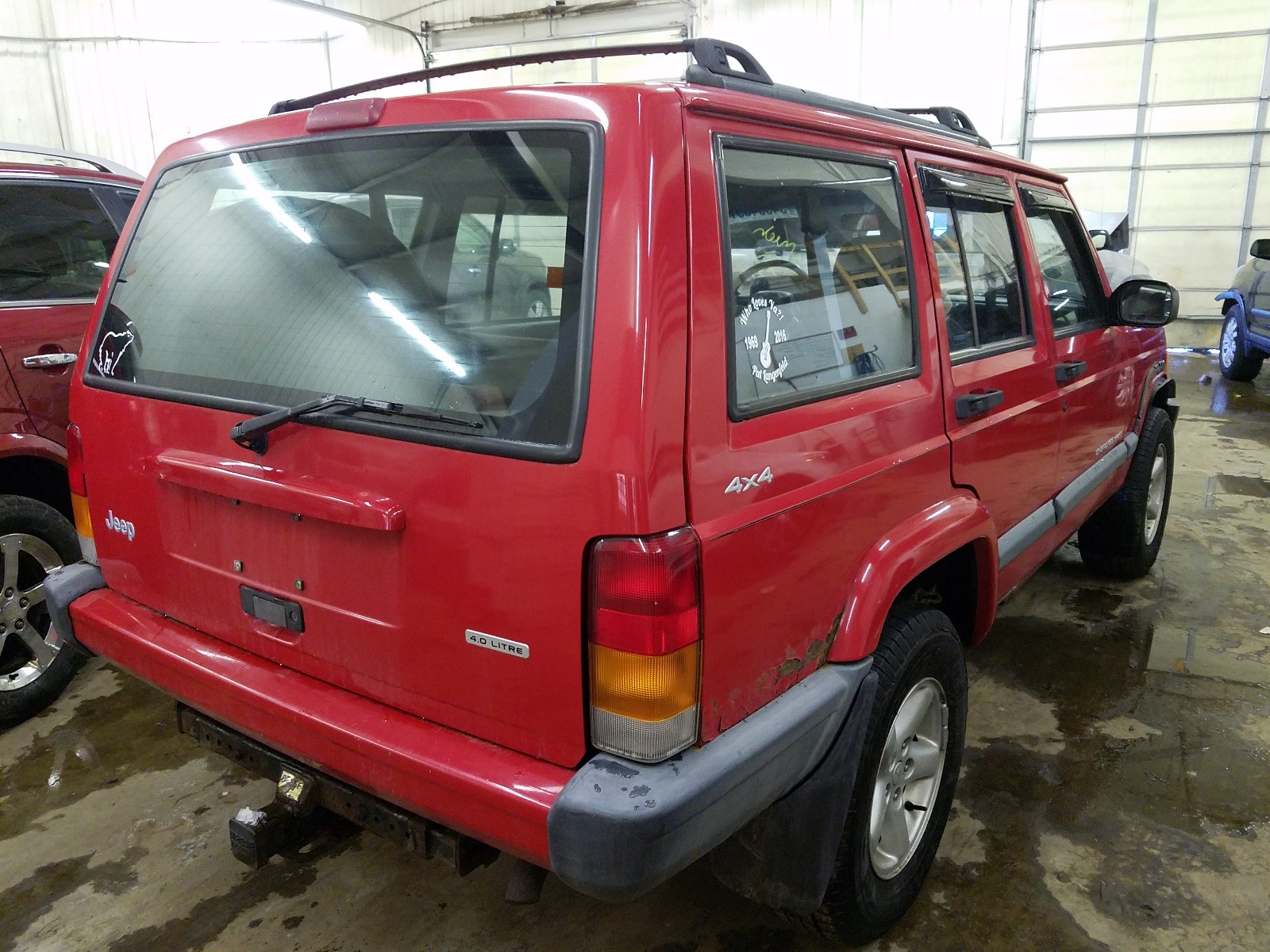 Photo 3 VIN: 1J4FF48S3YL135905 - JEEP CHEROKEE S 