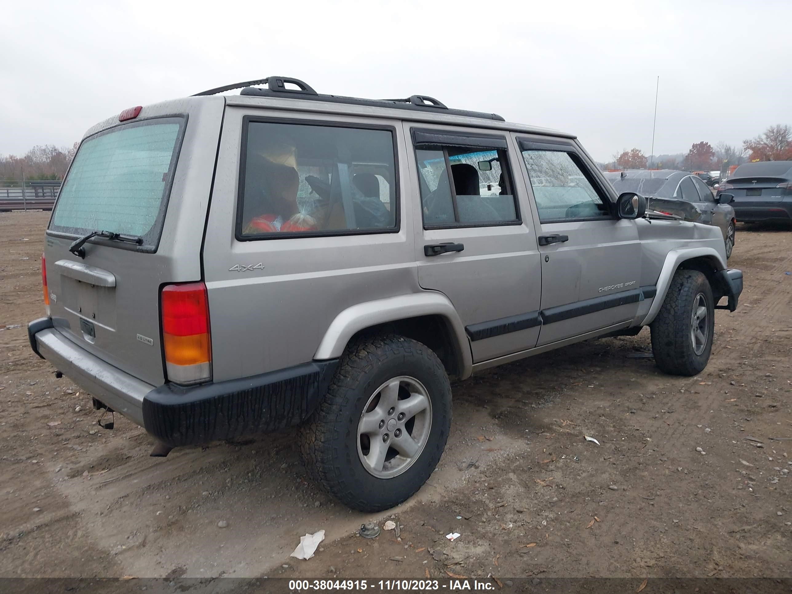 Photo 3 VIN: 1J4FF48S3YL155636 - JEEP CHEROKEE 