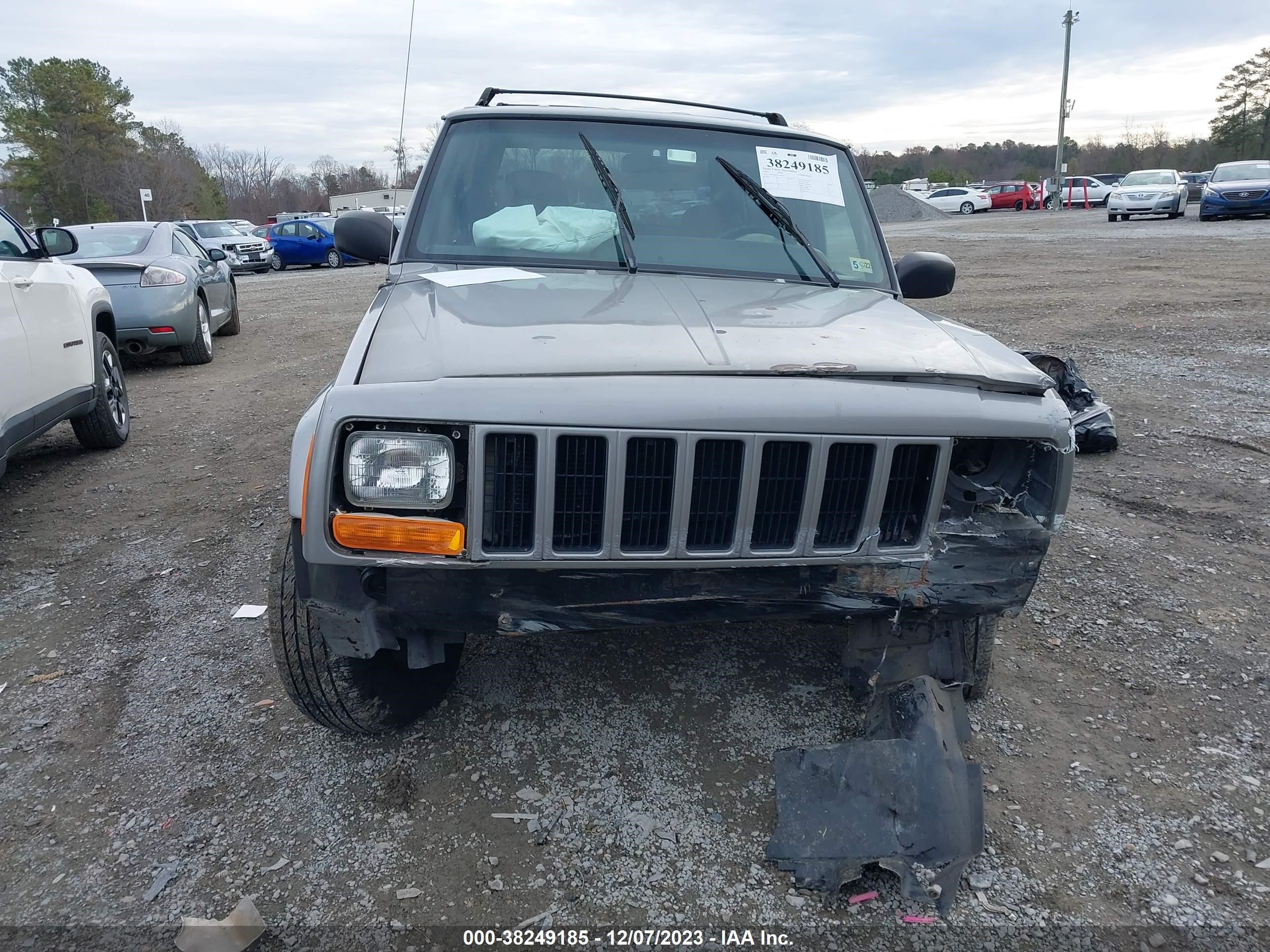 Photo 11 VIN: 1J4FF48S41L586041 - JEEP CHEROKEE 