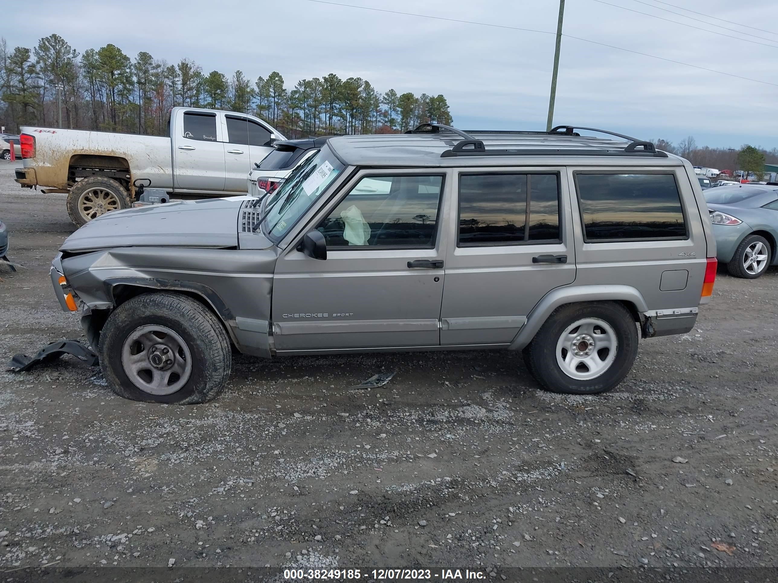 Photo 13 VIN: 1J4FF48S41L586041 - JEEP CHEROKEE 