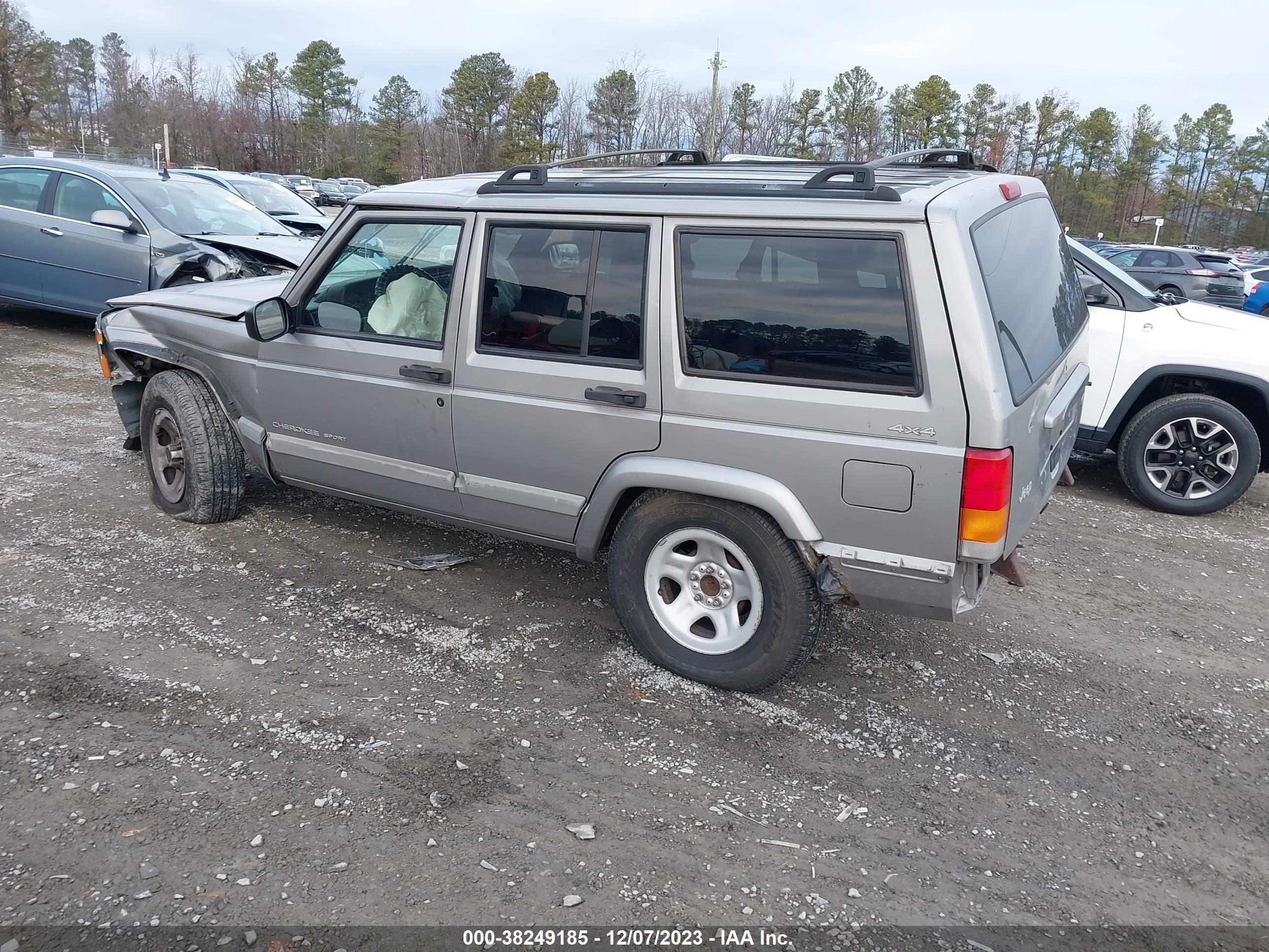 Photo 2 VIN: 1J4FF48S41L586041 - JEEP CHEROKEE 