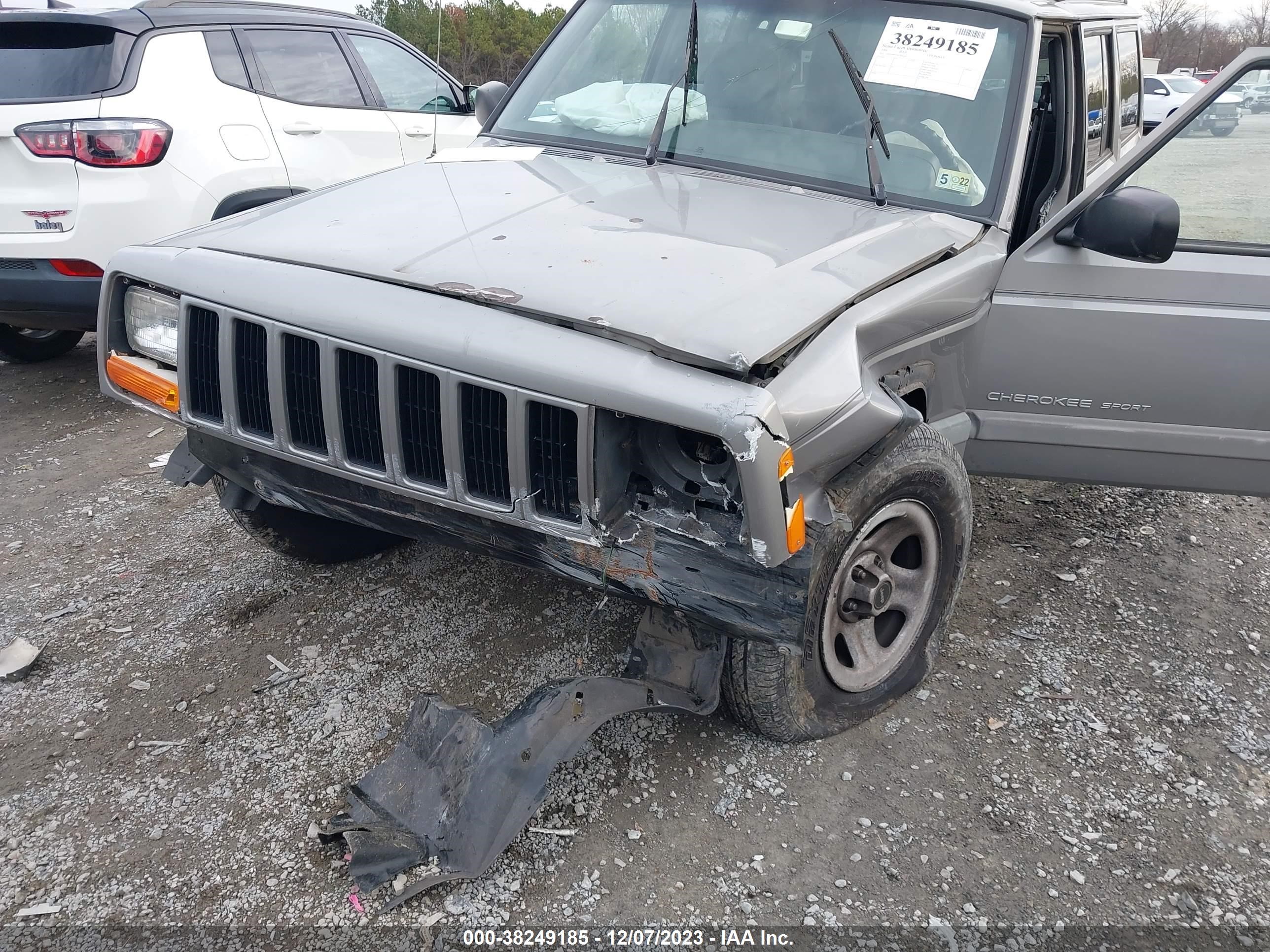 Photo 5 VIN: 1J4FF48S41L586041 - JEEP CHEROKEE 