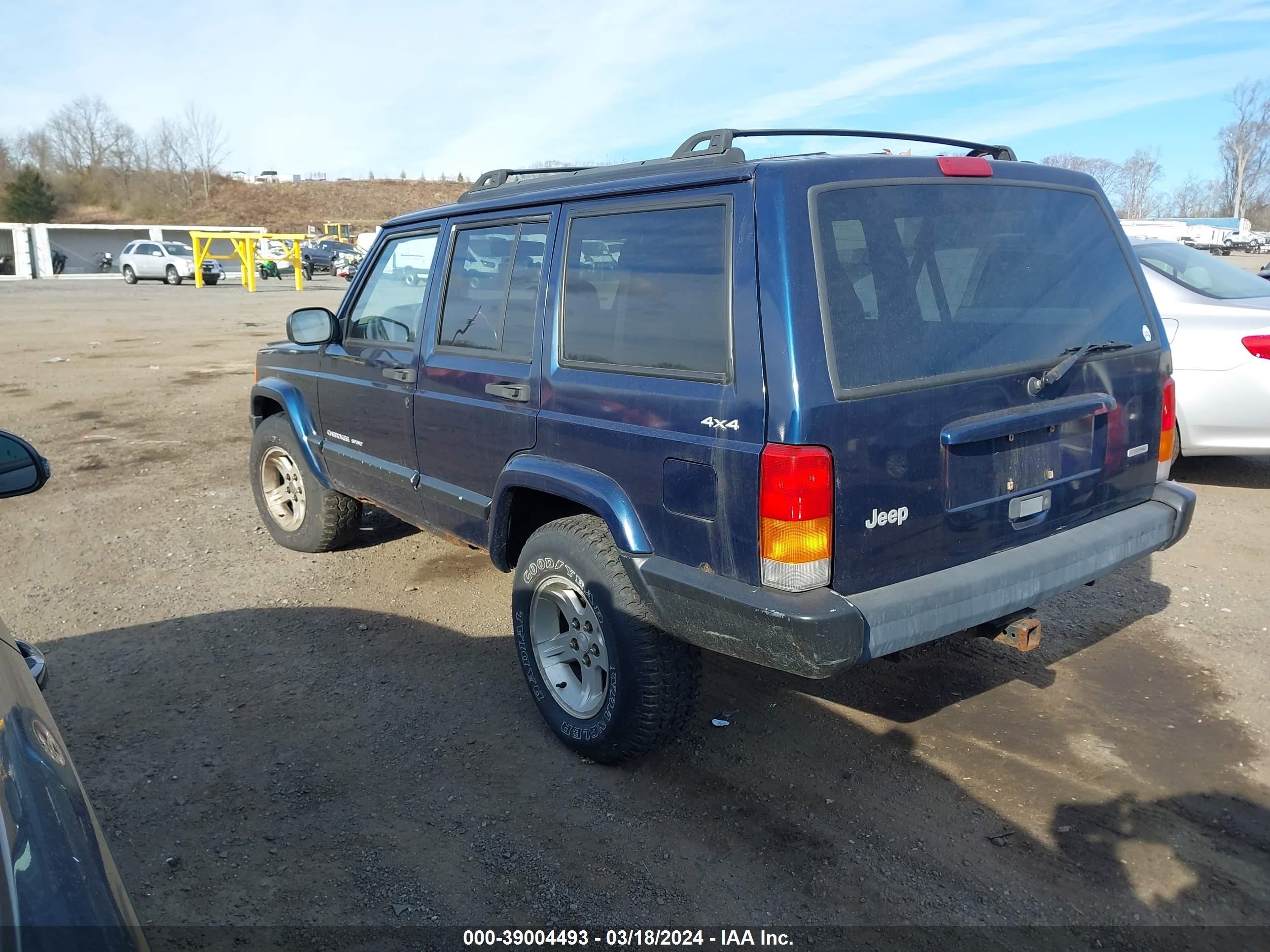 Photo 2 VIN: 1J4FF48S4YL138036 - JEEP CHEROKEE 