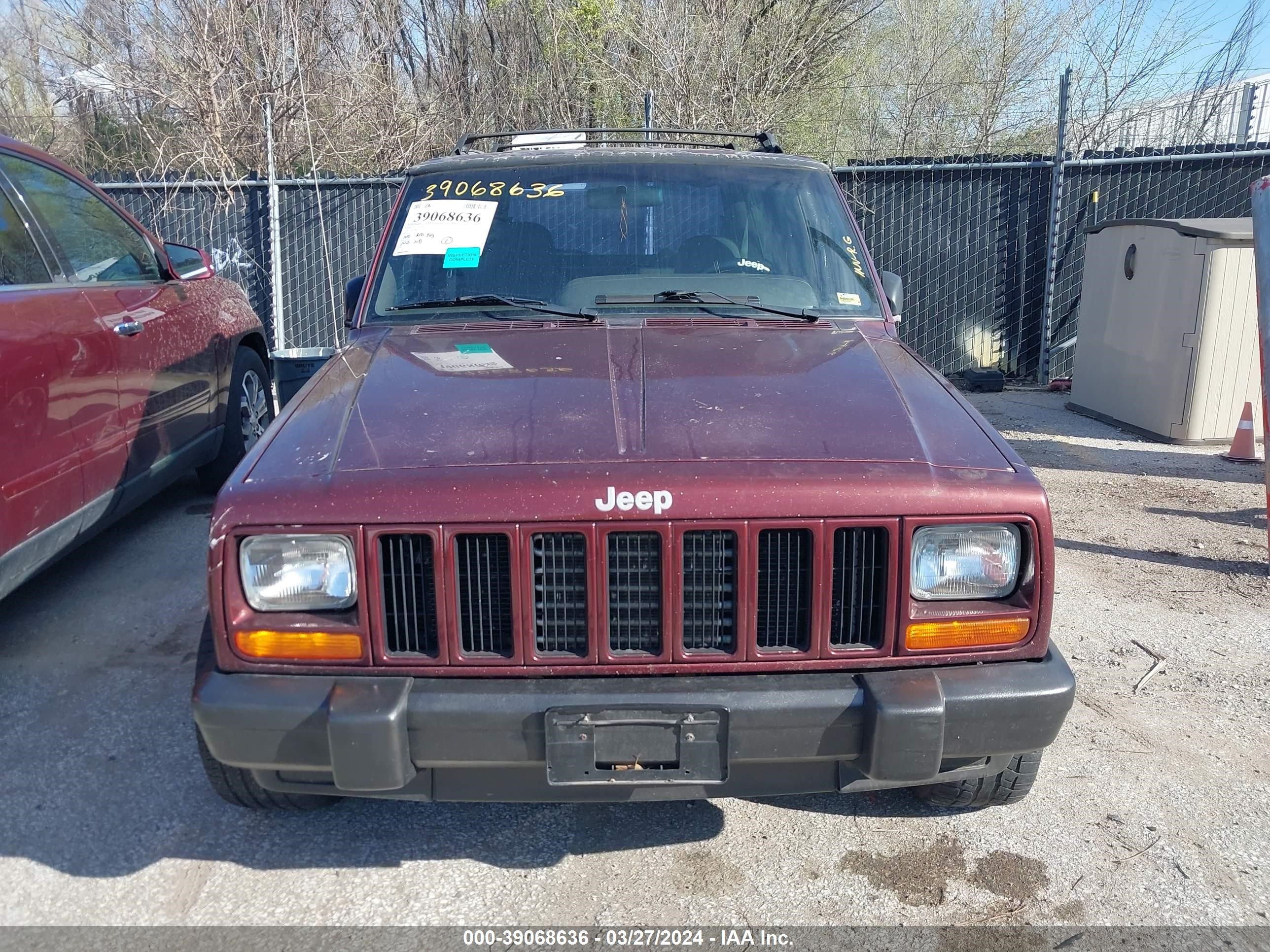 Photo 5 VIN: 1J4FF48S4YL142328 - JEEP CHEROKEE 