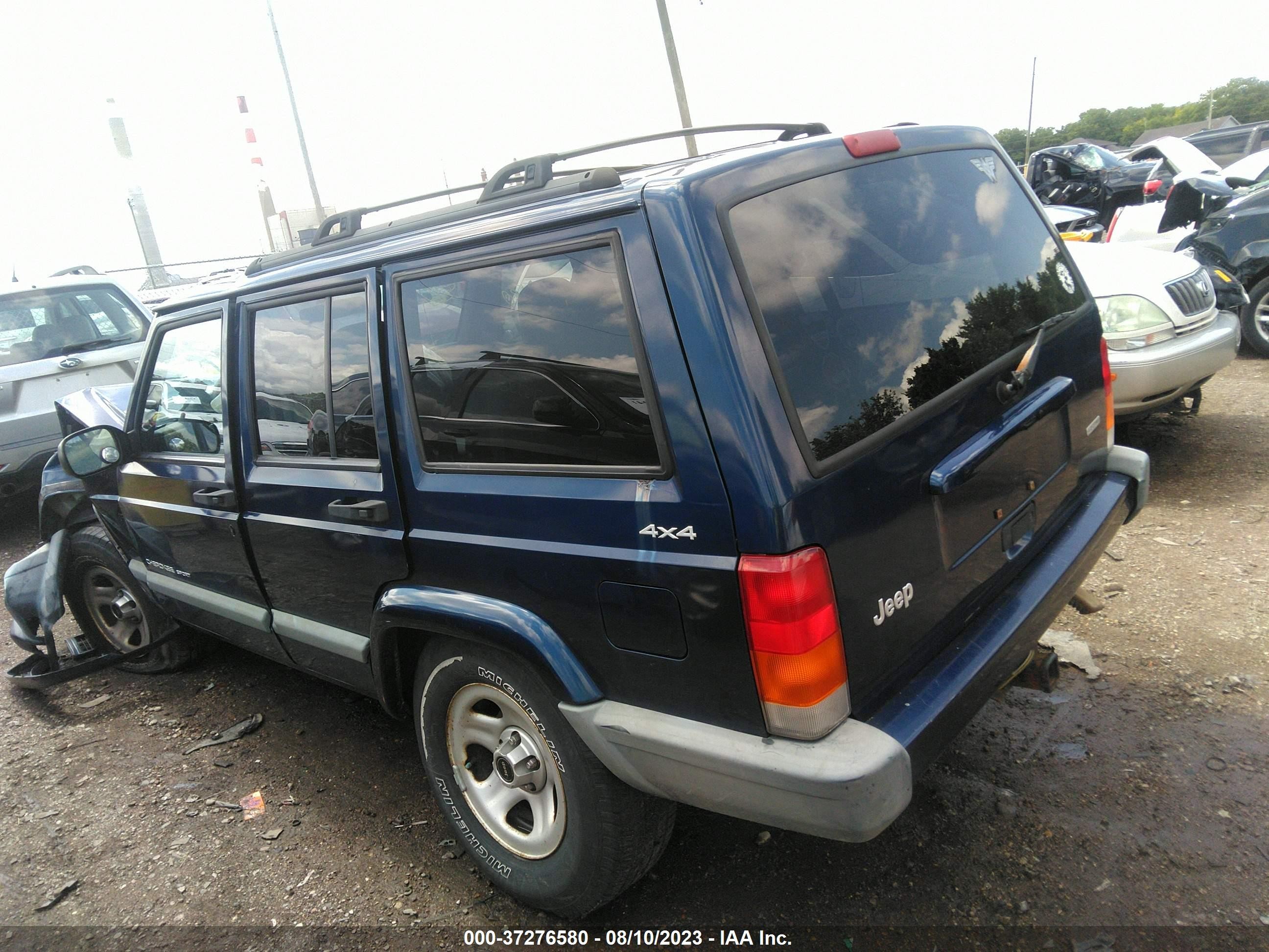 Photo 2 VIN: 1J4FF48S4YL173627 - JEEP CHEROKEE 