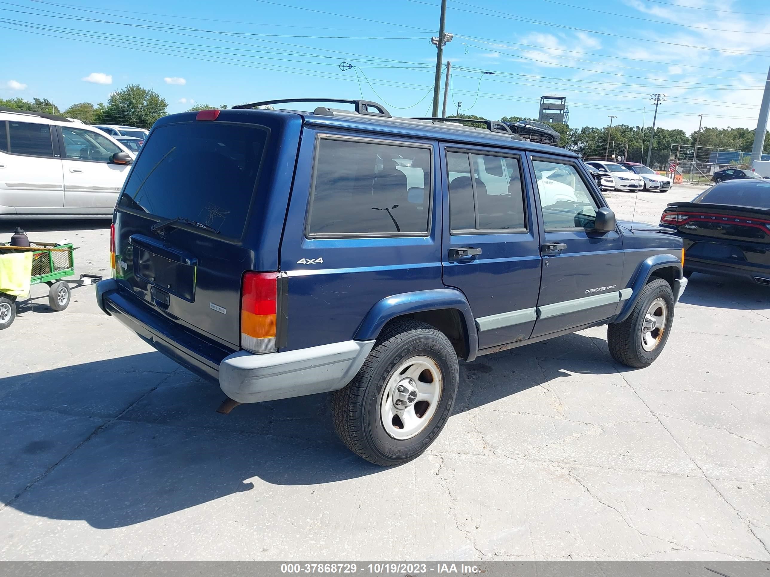 Photo 3 VIN: 1J4FF48S4YL271489 - JEEP CHEROKEE 