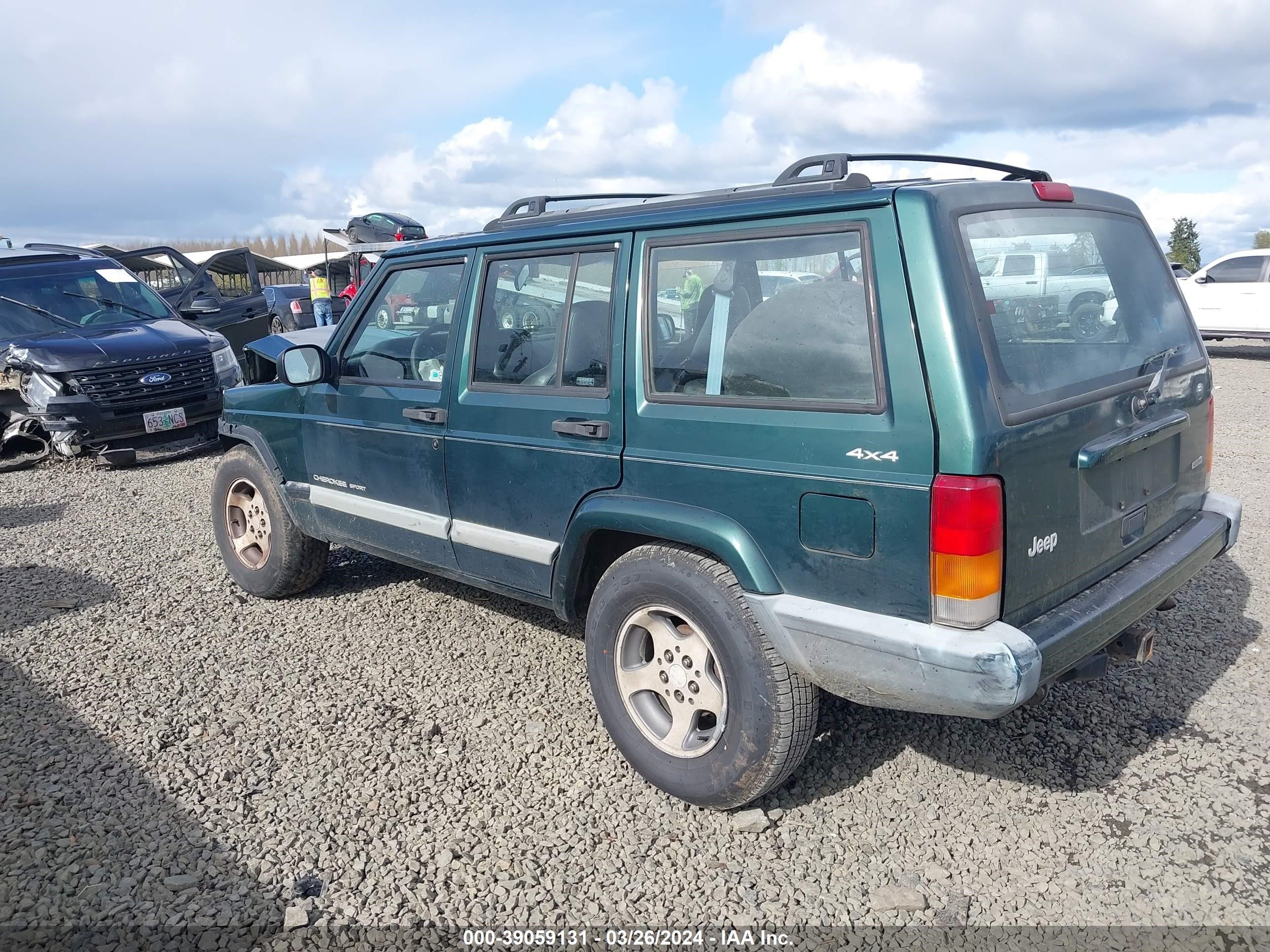 Photo 2 VIN: 1J4FF48S51L568051 - JEEP CHEROKEE 