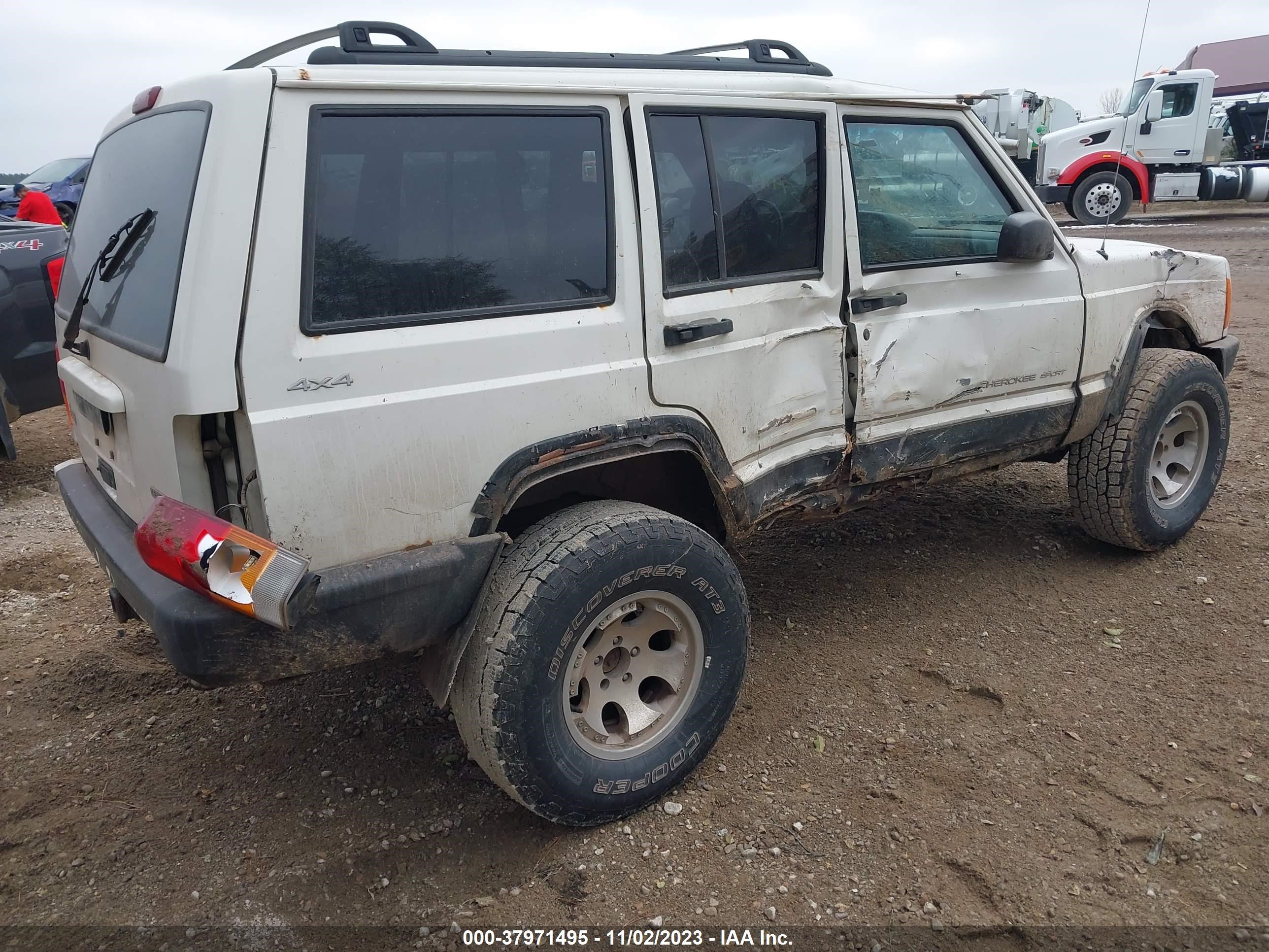 Photo 3 VIN: 1J4FF48S51L606278 - JEEP CHEROKEE 