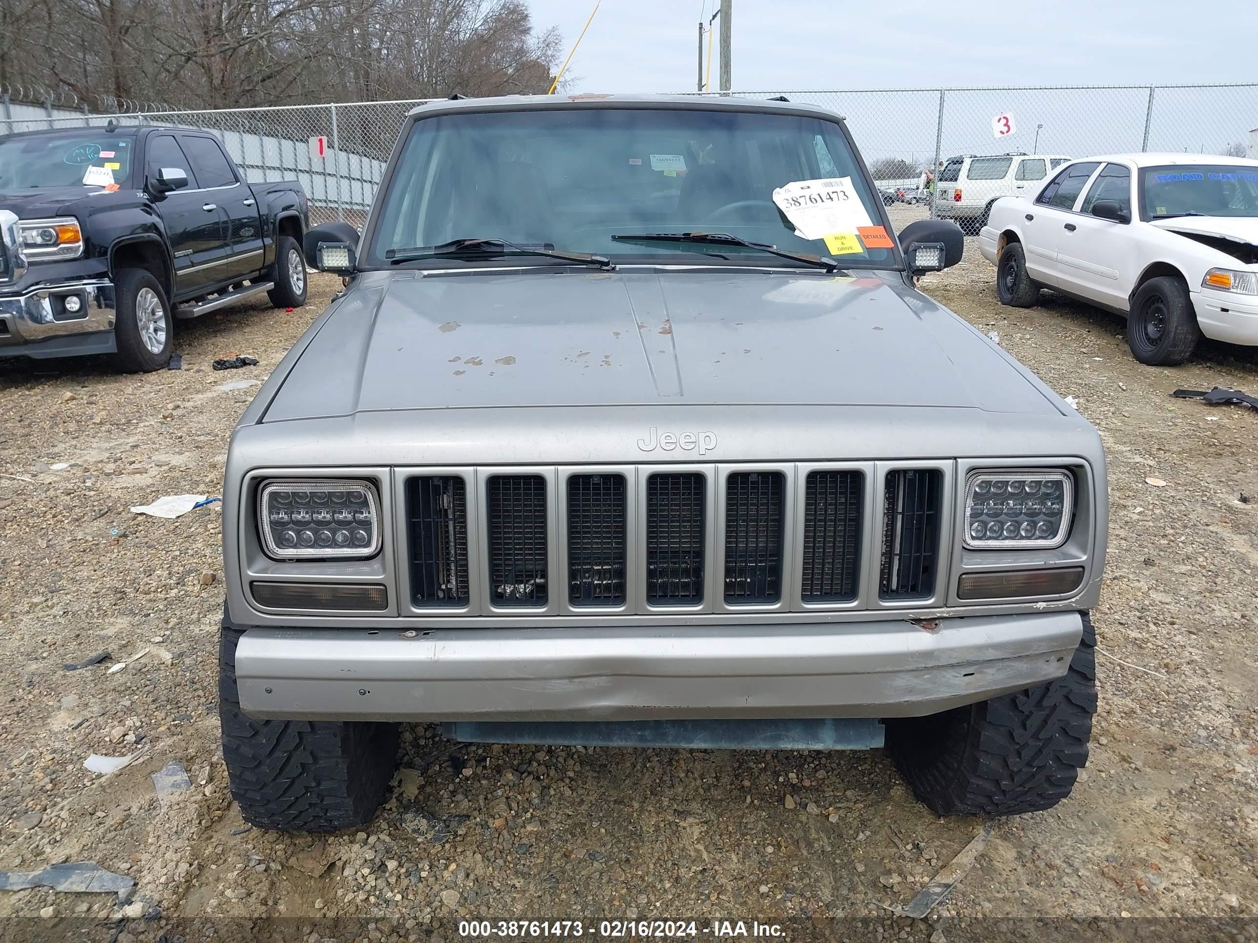 Photo 11 VIN: 1J4FF48S5YL226478 - JEEP CHEROKEE 