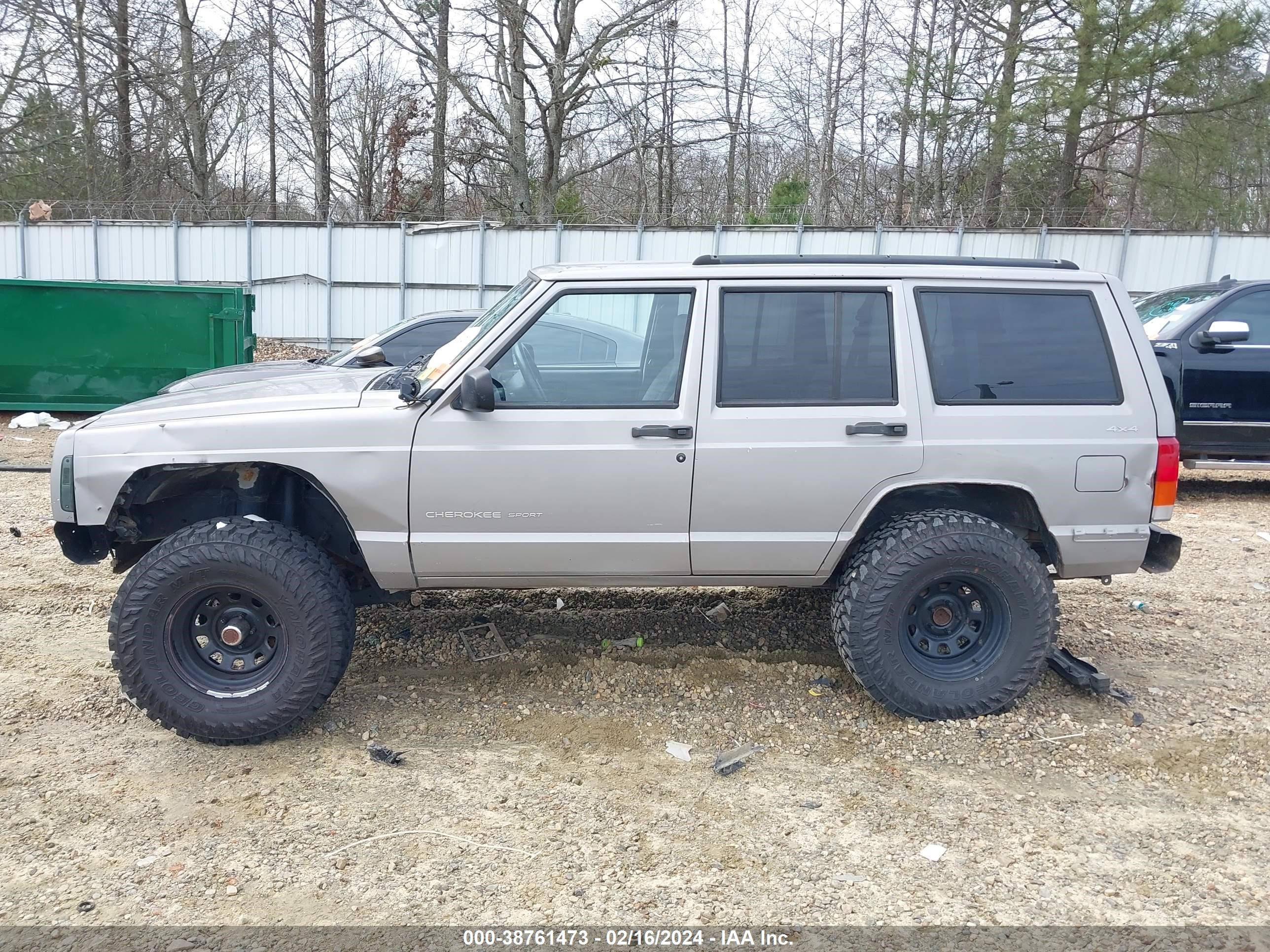 Photo 13 VIN: 1J4FF48S5YL226478 - JEEP CHEROKEE 