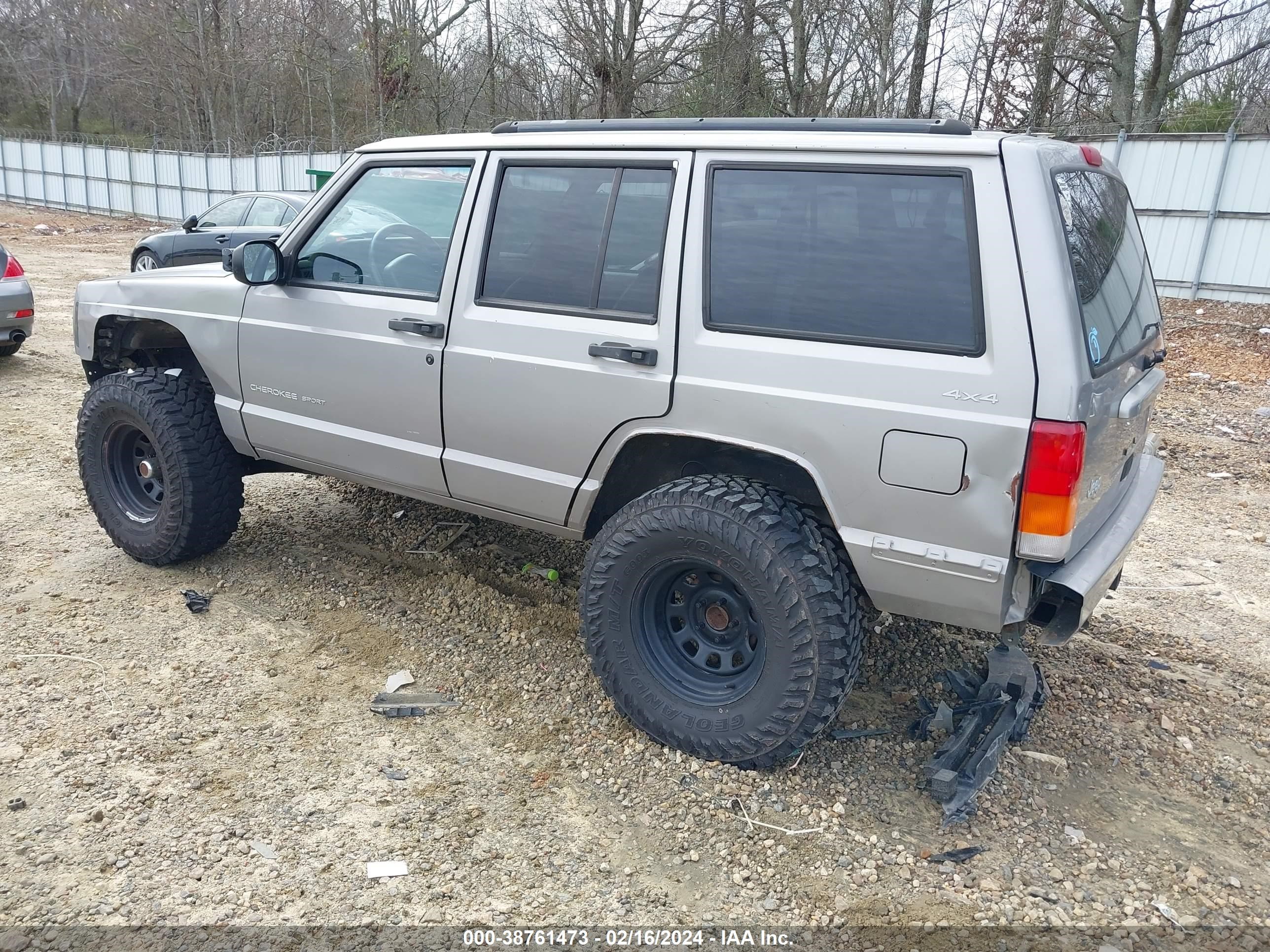 Photo 2 VIN: 1J4FF48S5YL226478 - JEEP CHEROKEE 