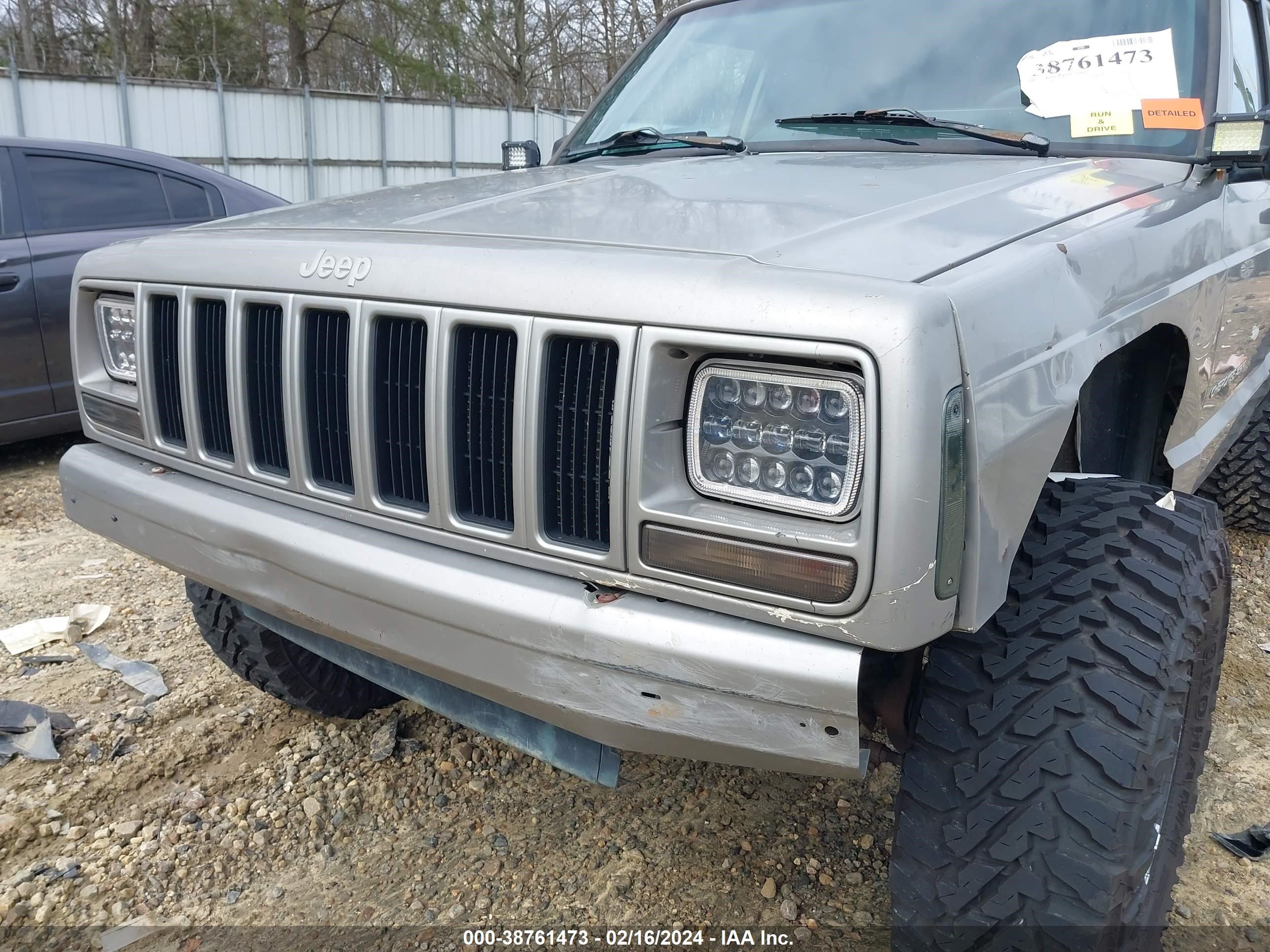 Photo 5 VIN: 1J4FF48S5YL226478 - JEEP CHEROKEE 